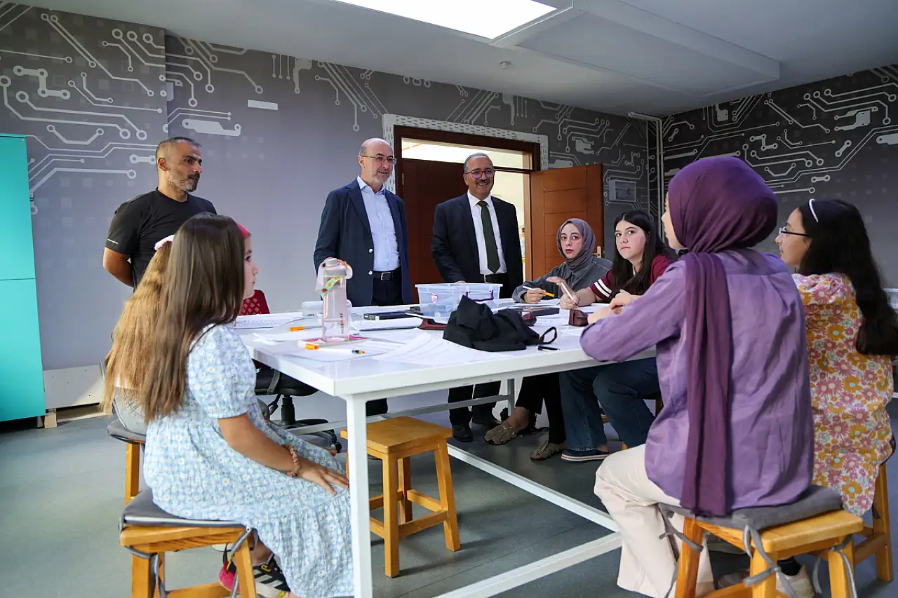 Yeni nesil kütüphaneden sanat atölyelerine... Selçuklu'da okul dışı eğitim devrimi!