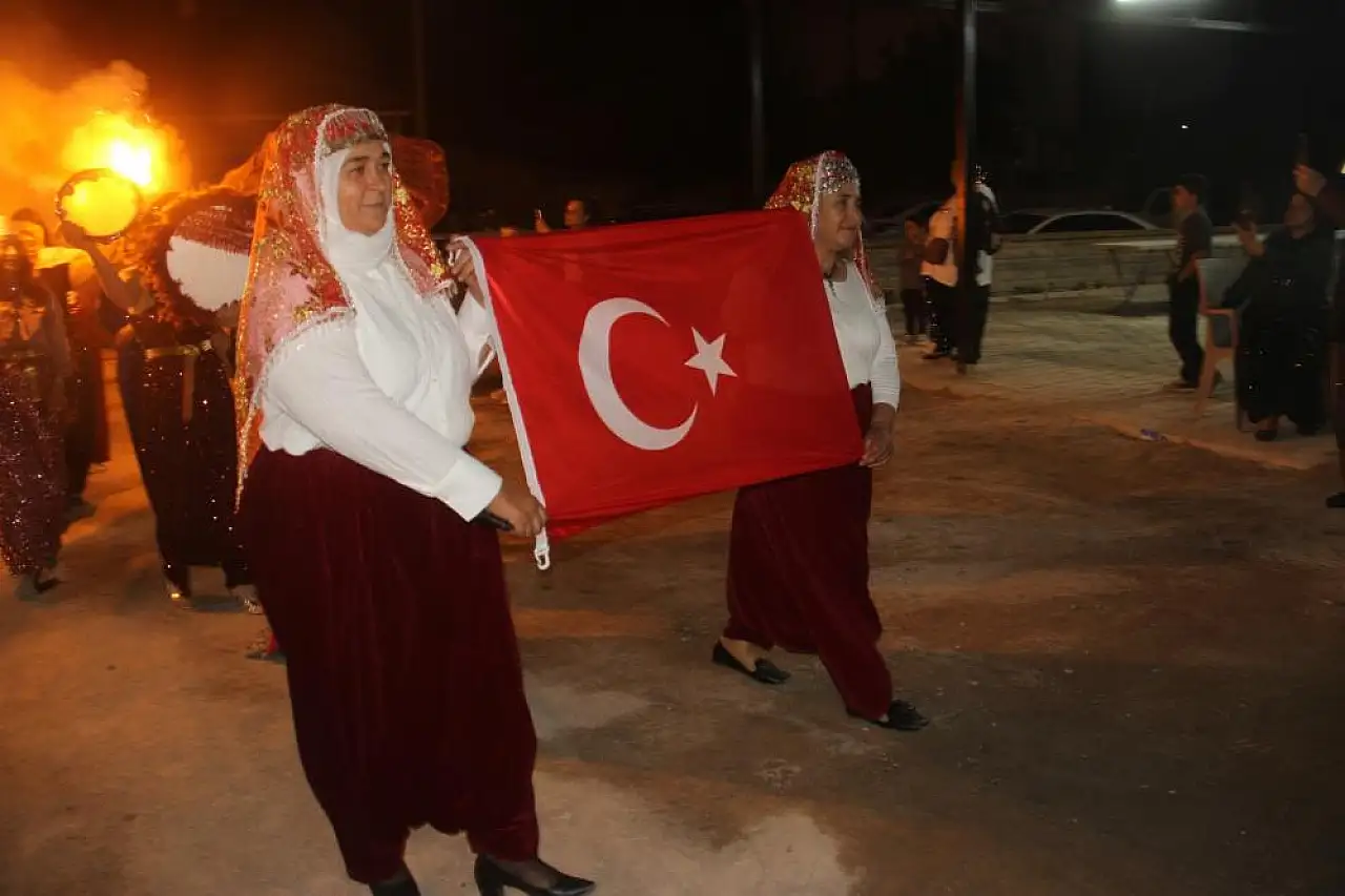 Konya'da unutulmaz Şalvar Gecesi! Doyasıya eğlendiler