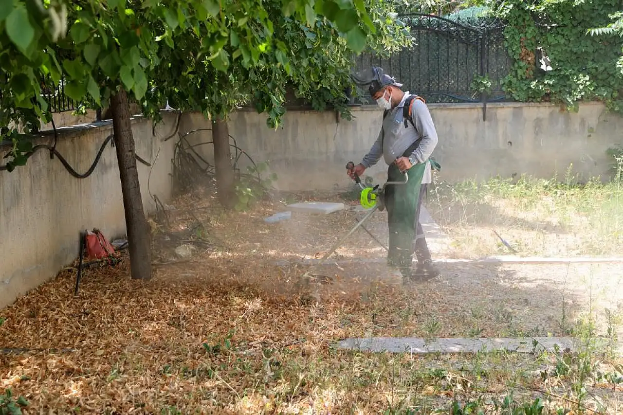 Selçuklu'da okullar yeni eğitim yılı için temizleniyor