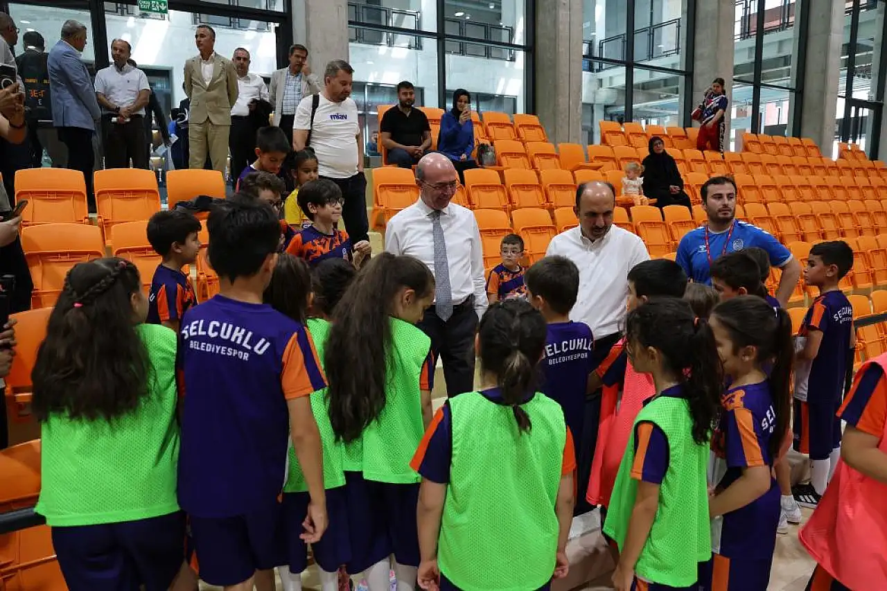 Başkan Altay ve Başkan Pekyatırmacı, geleceğin şampiyonlarıyla buluştu