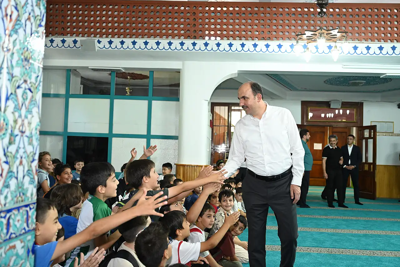 Başkan Altay'dan gençlerin eğitim yolculuğuna tam destek!