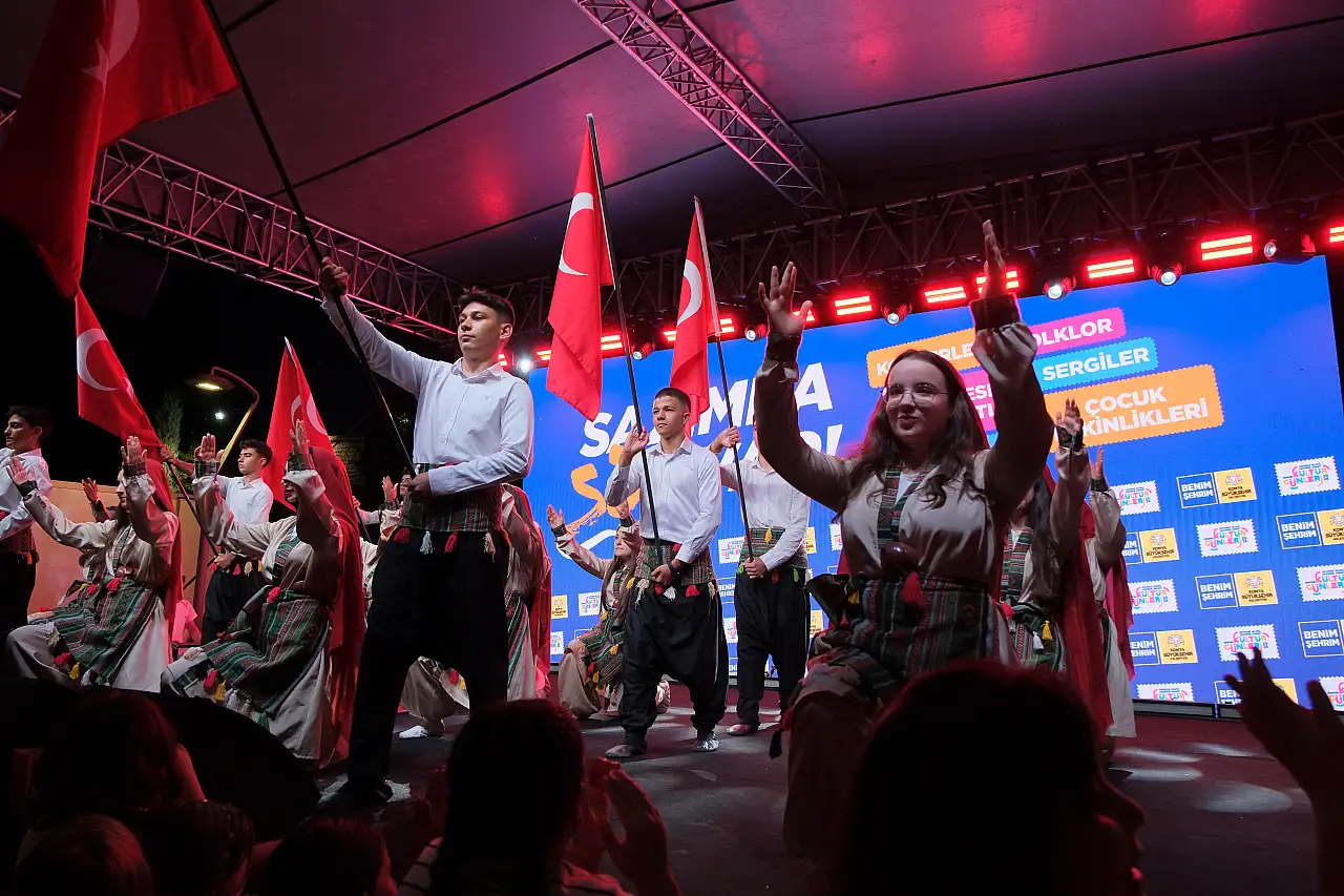 Konya'da kültür rüzgarı esti: 13 ilçedeki 160 bin katılımcıya Başkan Altay'dan teşekkür!