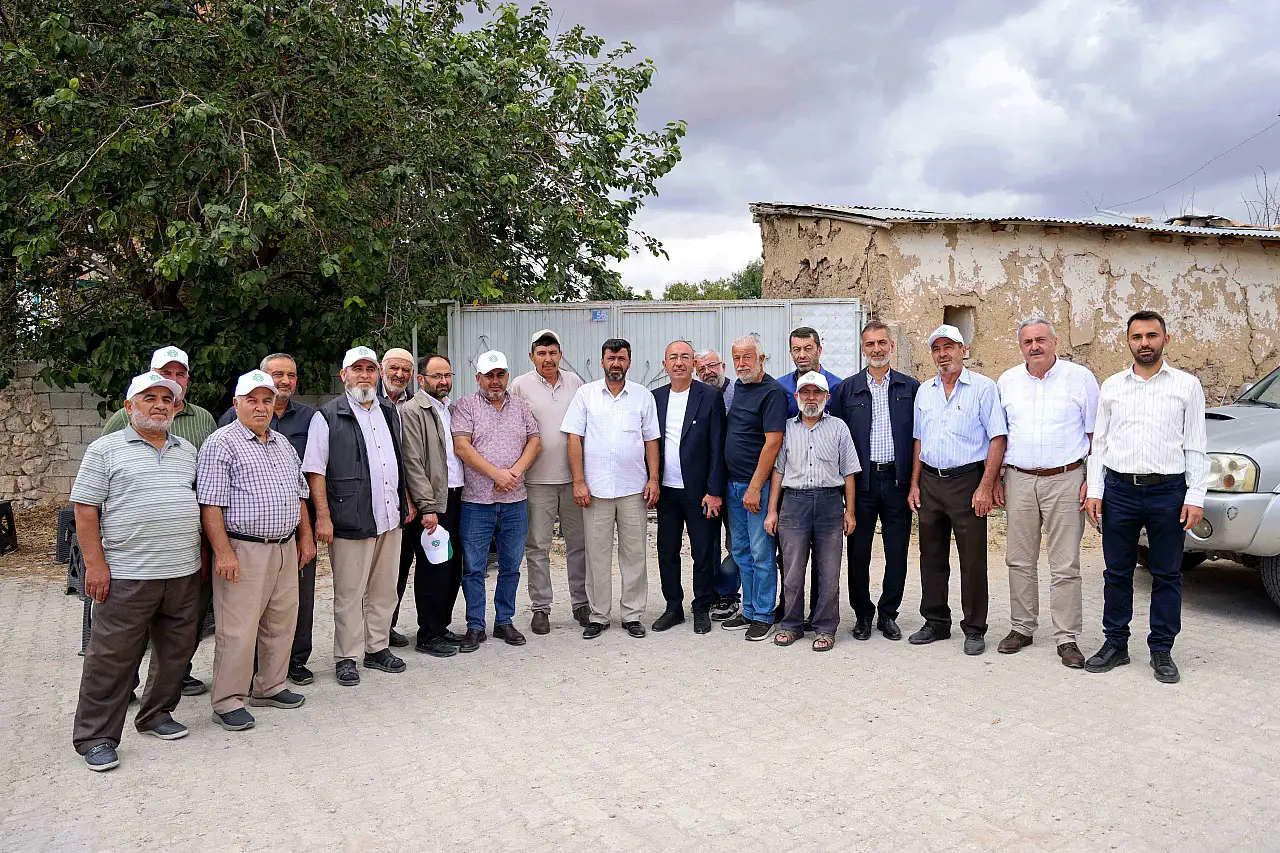 Başkan Kavuş saha turlarını başlattı: Meram'ın uzak mahallelerine ziyaret!