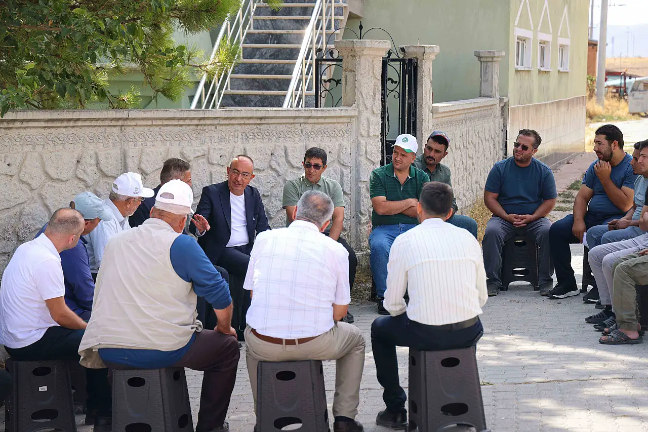 Başkan Kavuş saha turlarını başlattı: Meram'ın uzak mahallelerine ziyaret!