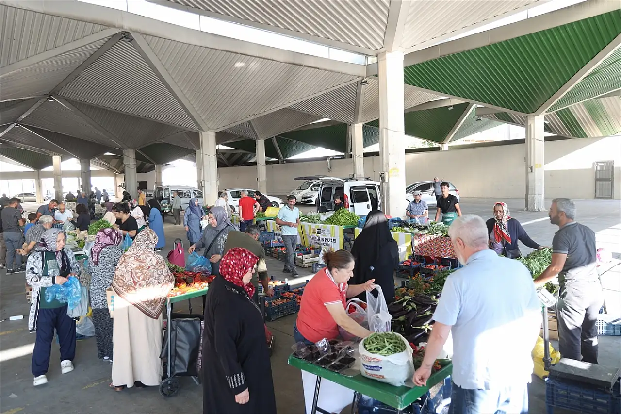 Konya'da tarladan tezgaha! Yerli ürünler aracısız tüketiciyle buluşuyor