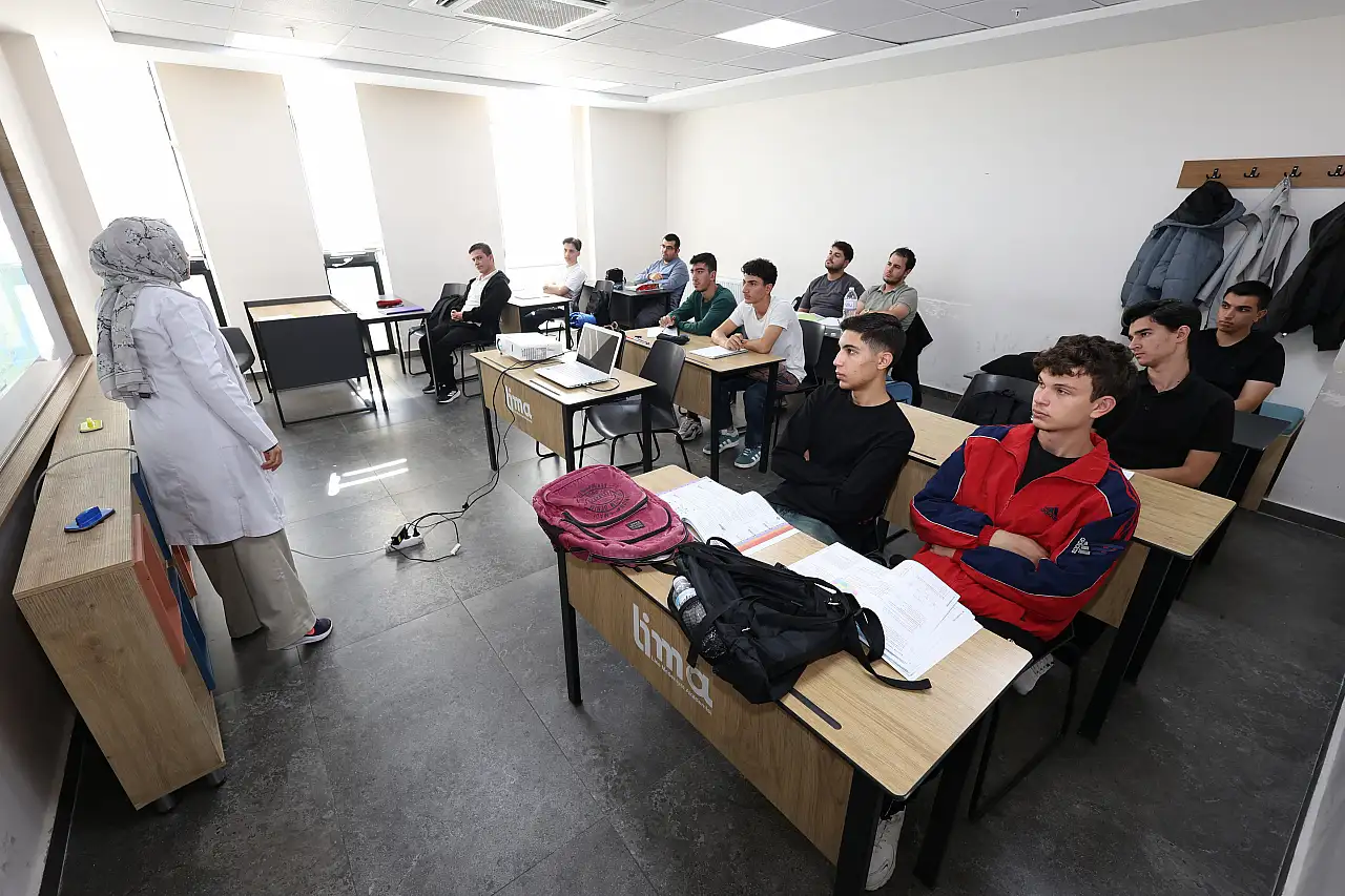 Konya'da gençlere eğitim desteği sürüyor! LİMA'da yeni dönem başladı