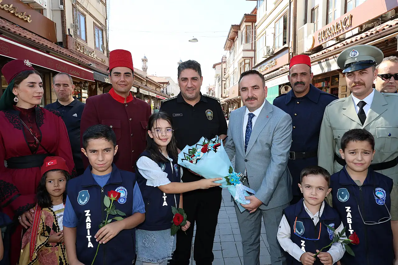 Konya'da Zabıta Haftası'nda renkli görüntüler! Esnafı gezdiler