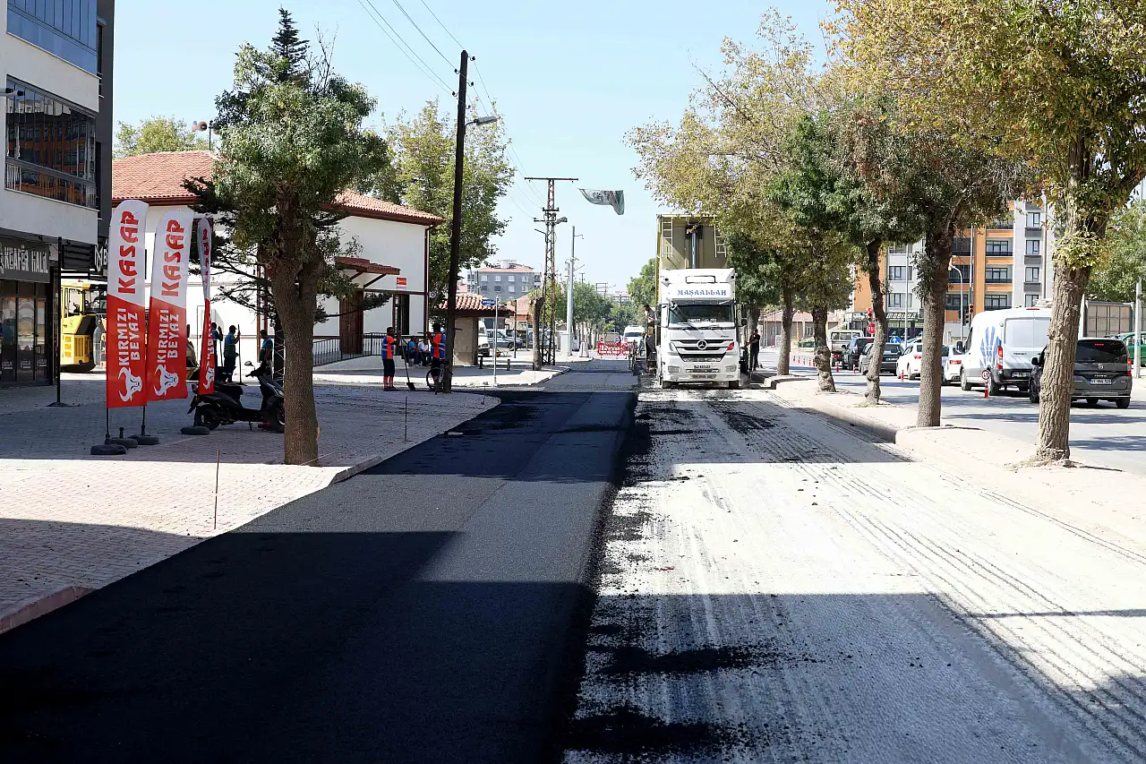 Karatay'da ulaşım konforu için yoğun mesai! Bir etap daha yenileniyor