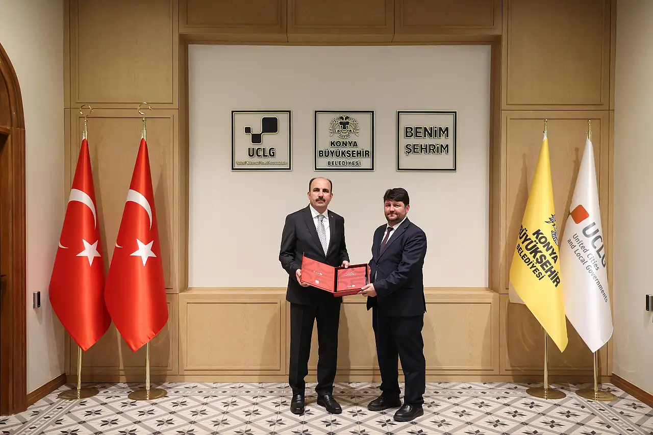 Uluslararası genç yazarlardan, Başkan Altay'a ziyaret