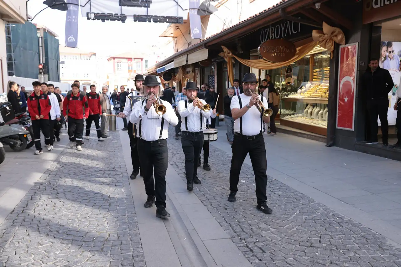 Konya'da ALTINFEST milyonluk erişime ulaştı! Başkandan taksit çağrısı...
