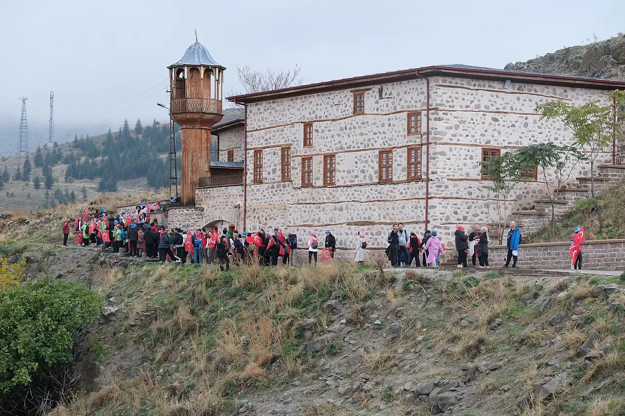 190 doğasever Cumhuriyet coşkusunu Sille'de yaşadı!