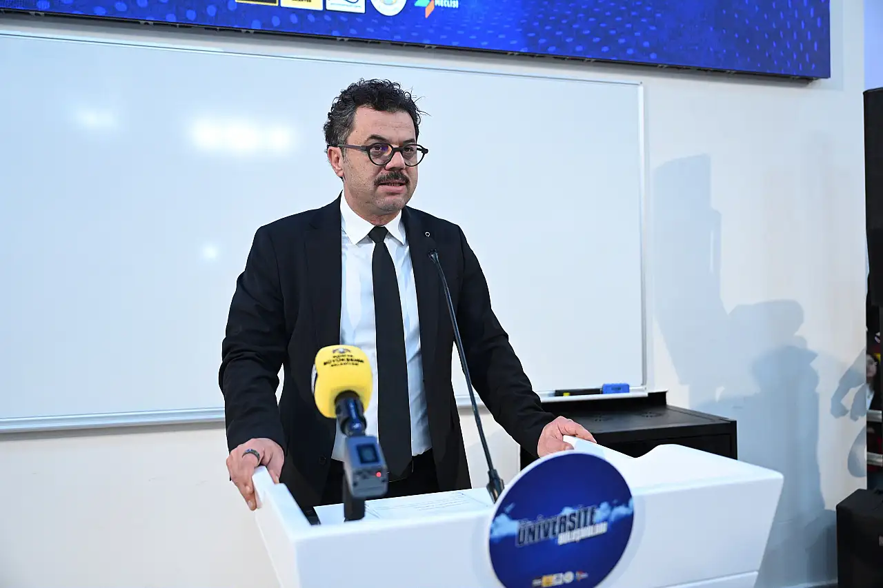 Altay, doktor adaylarına vicdanı hatırlattı! 'Merhametinizle dünyayı değiştirebilirsiniz'