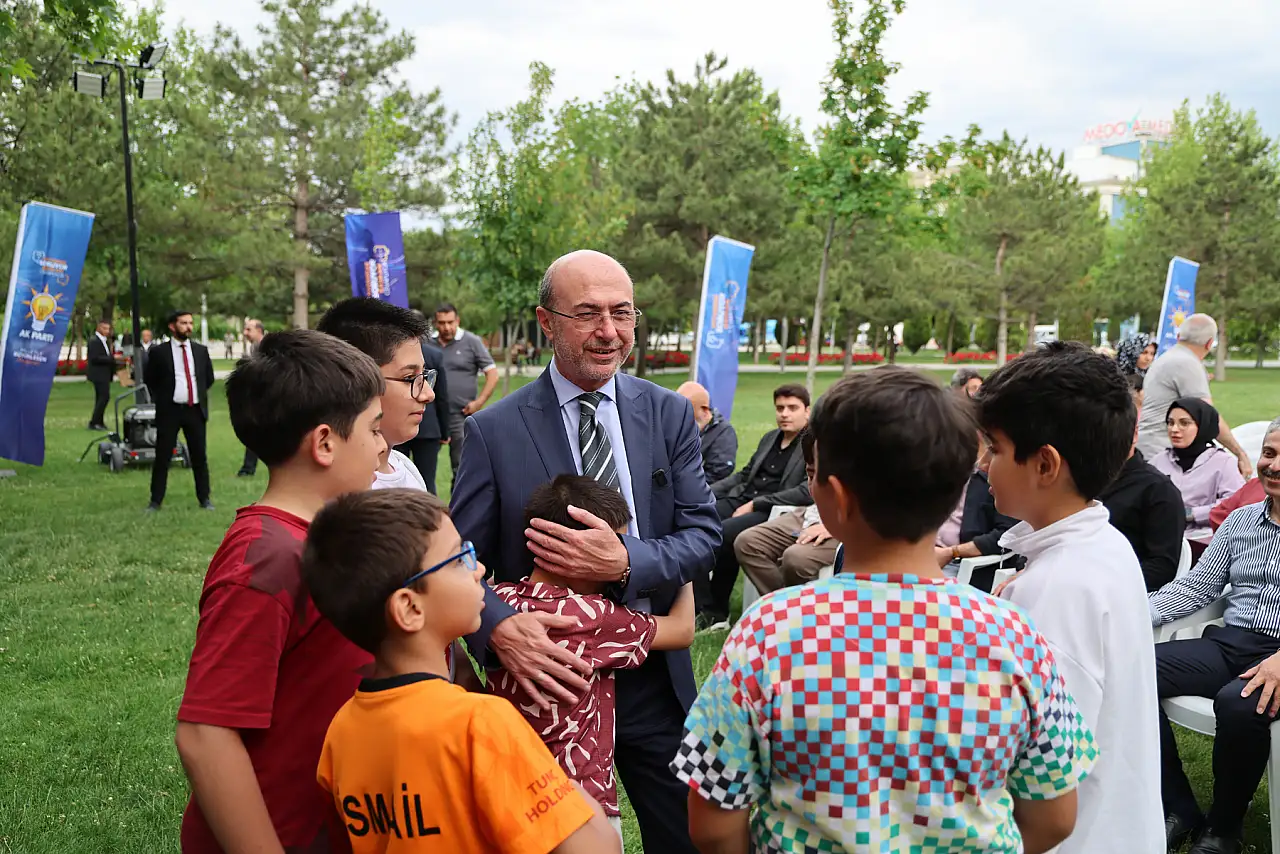 Selçuklu'da 'Vatandaş Soruyor, Başkan Cevaplıyor' buluşmaları sürüyor!