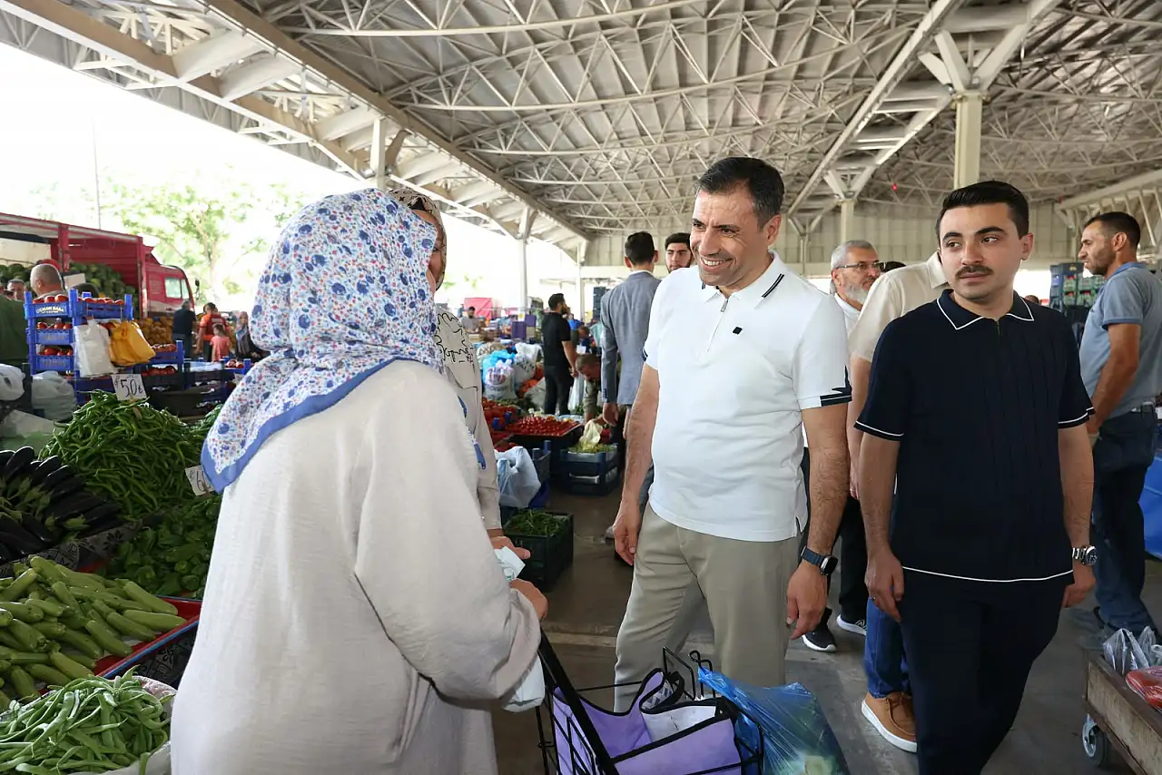 Başkan Özgökçen, Meram'da yoğun saha mesaisi yaptı