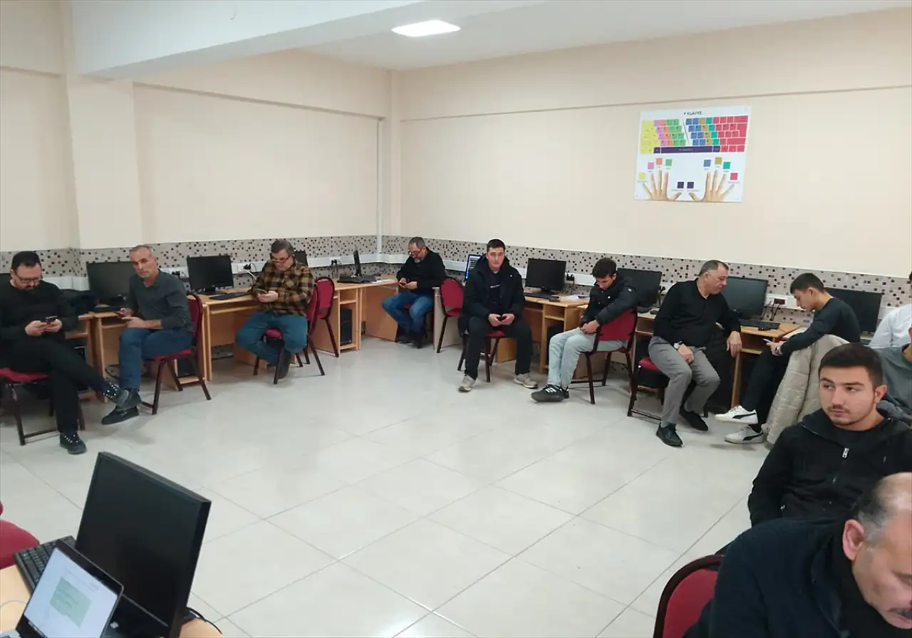 Akşehir'de Akıllı Tarım Eğitimi verildi