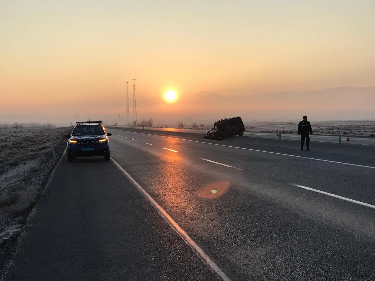 Konya'da hafif ticari araç takla attı: 1 yaralı