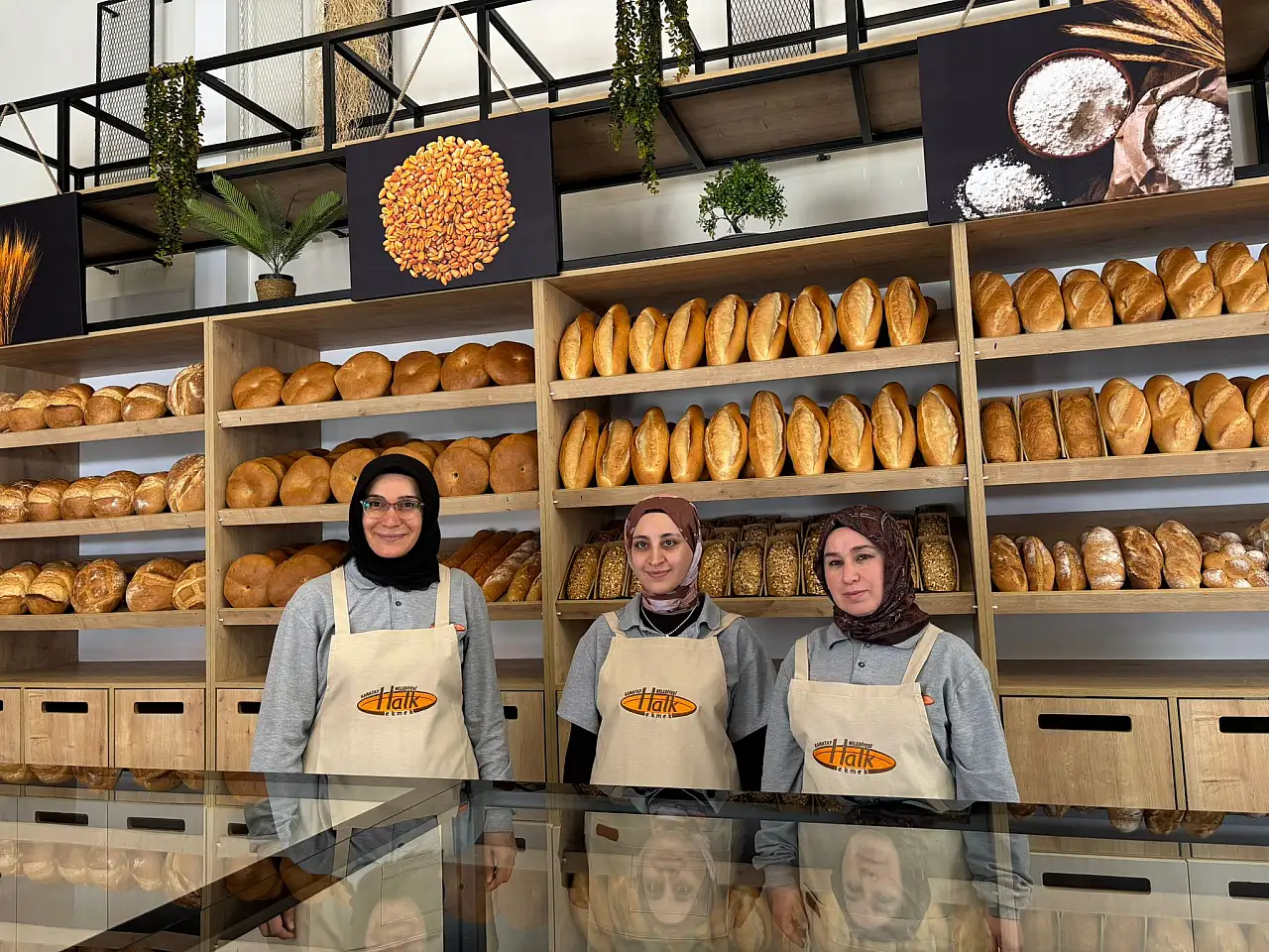Karatay'da halk ekmek üretimi güçleniyor: Yeni tesis hizmete açıldı!