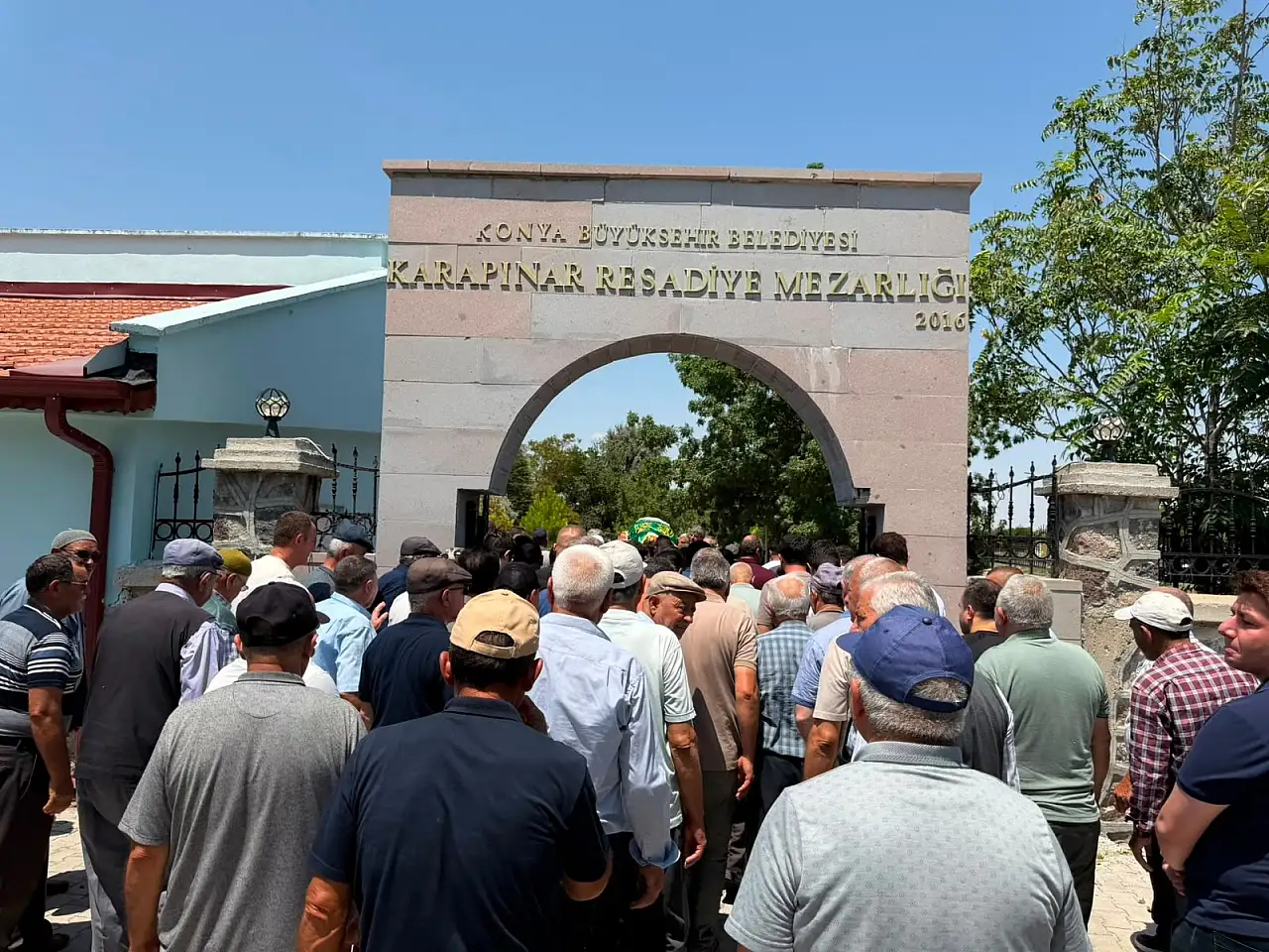 Konya'da katledilen anne kıza acı veda!