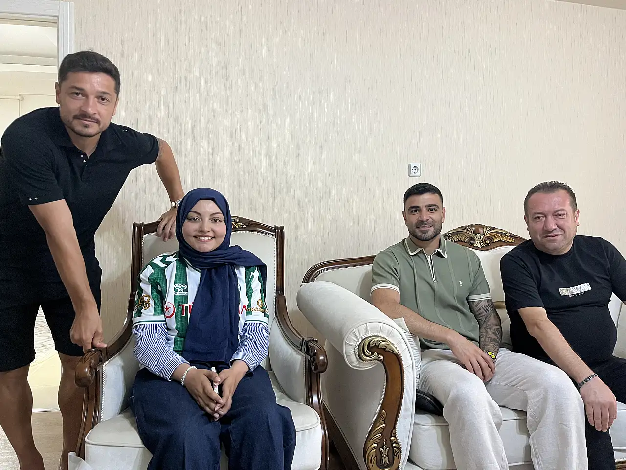 Konyasporlu yönetici ve futbolculardan yüreklere dokunan ziyaret