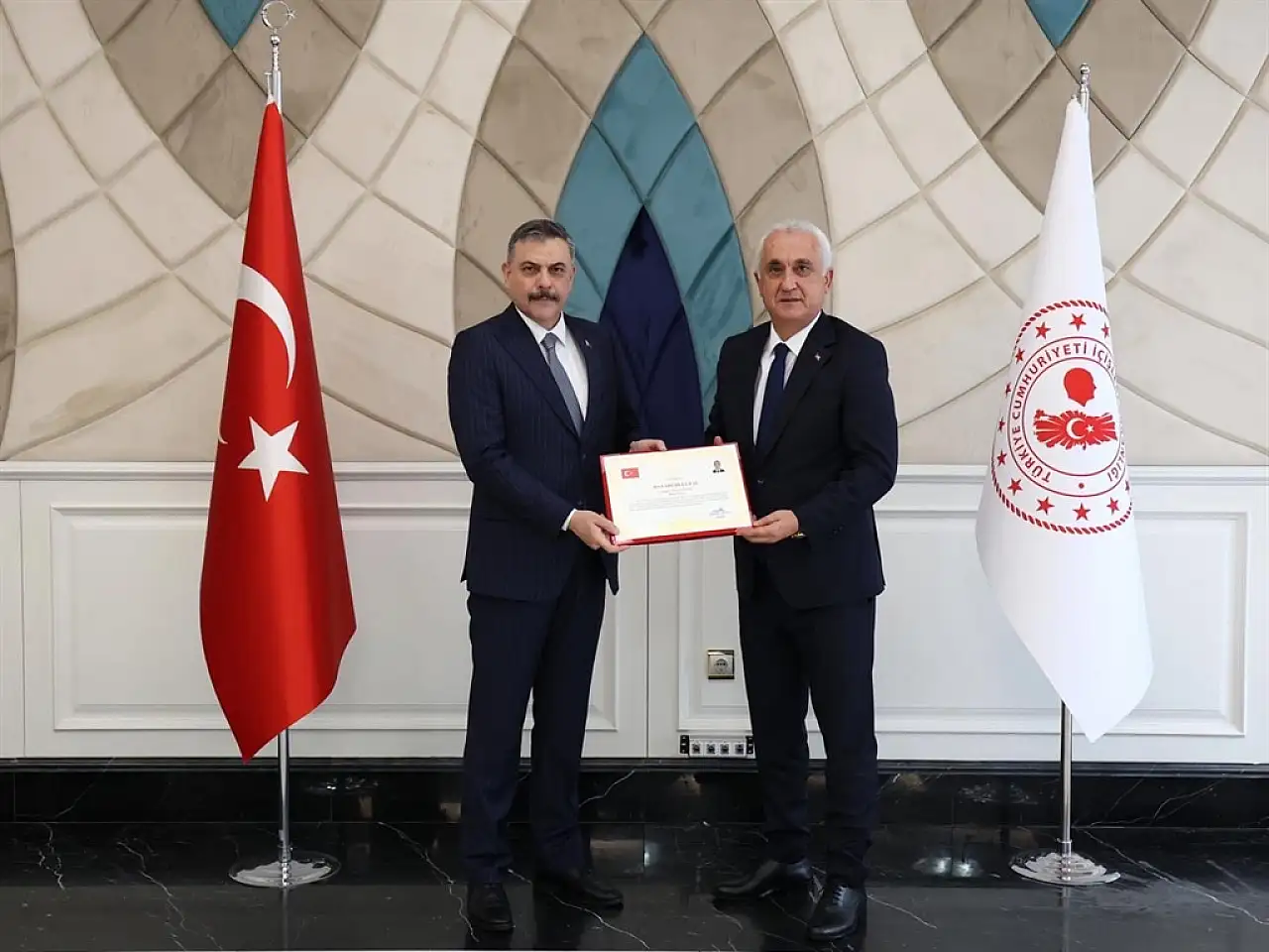 Bakan Çiftçi'den 17 isme başarı belgesi! Listede Konya da var