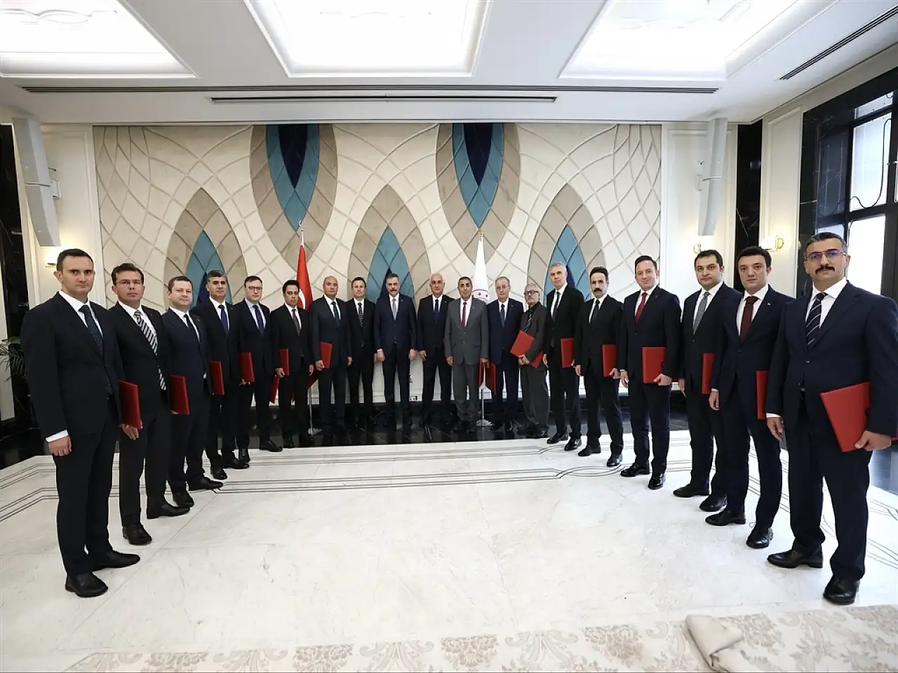 Bakan Çiftçi'den 17 isme başarı belgesi! Listede Konya da var