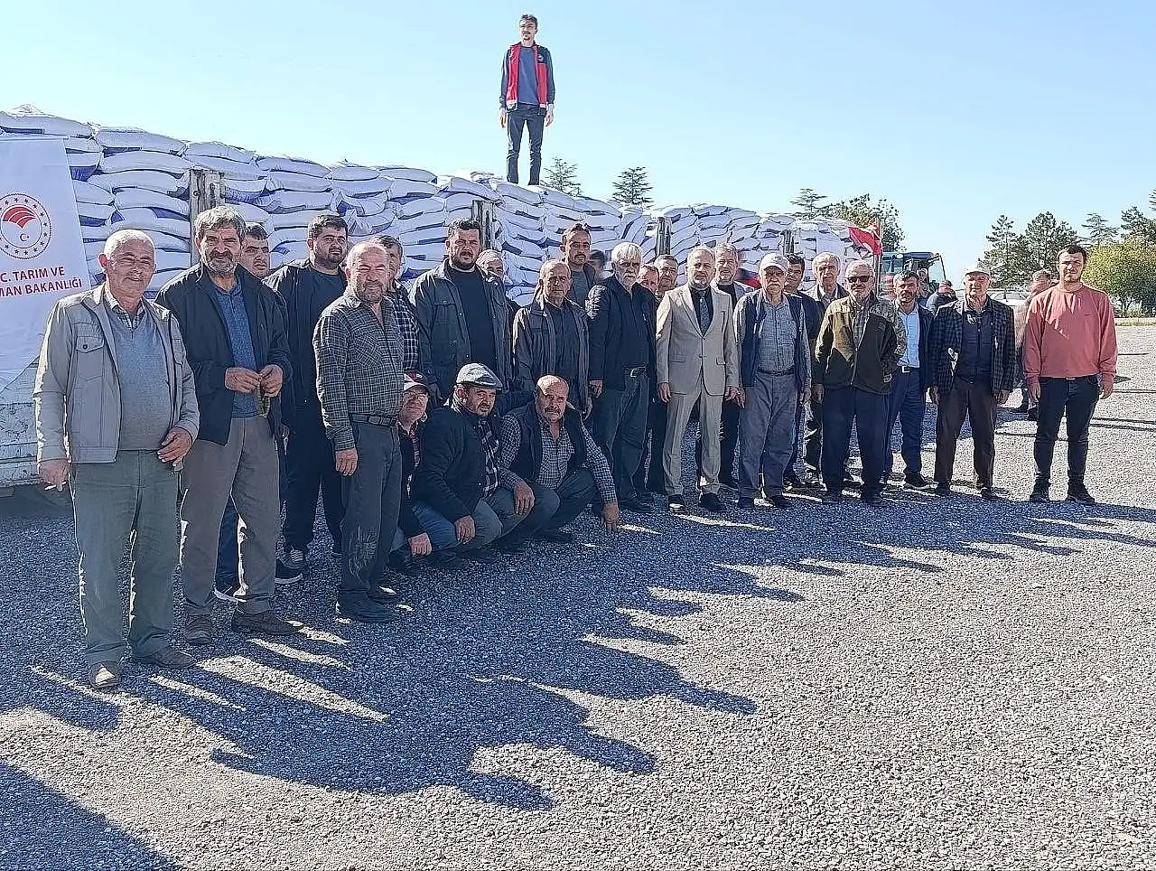 Konya'da çiftçinin yüzü güldü: Kırmızı mercimek tohumları dağıtıldı!