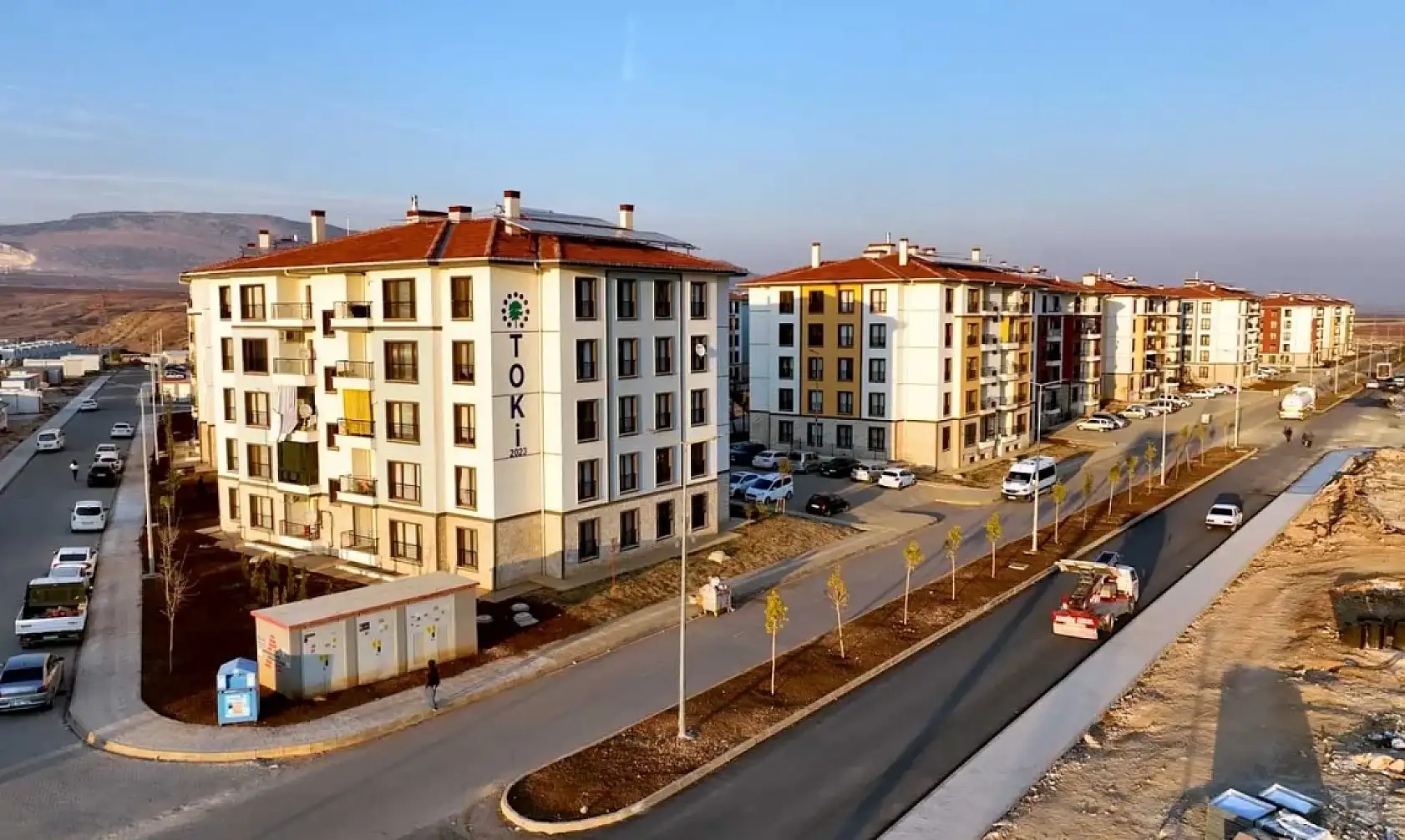 Konya'nın 13 ilçesine 18 bin TL taksitle kurasız TOKİ fırsatı! Hangi ilçeye kaç konut yapılacak belli oldu!