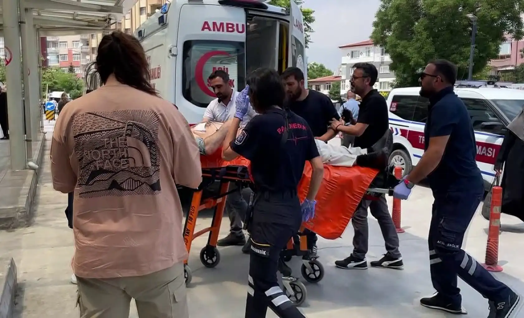 Konya'da cuma namazı sonrası silahlı saldırı! 1 kişi ağır yaralandı!