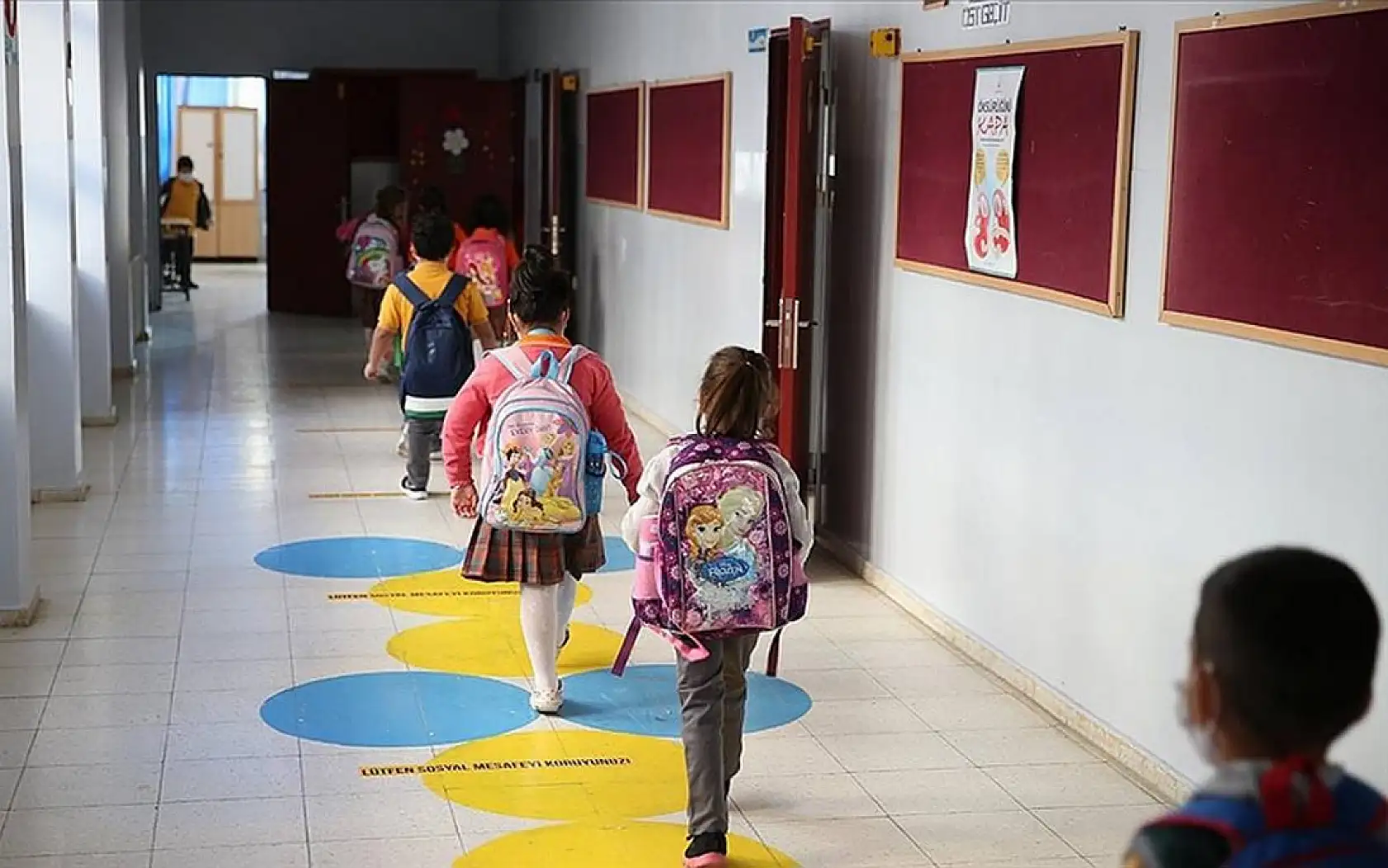 MEB açıkladı: 12 Haziran 2026 okullar tatil mi, neden tatil? 12 Haziran Cuma kimlere tatil, idari izin mi?