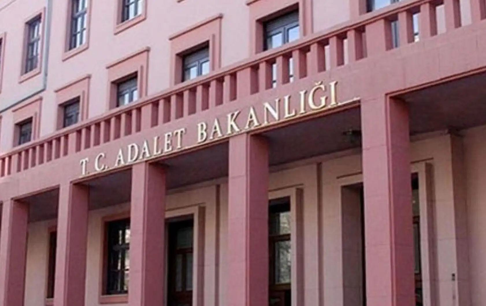 Adalet Bakanlığı 15 bin personel alımı yapacak! İşte kadro dağılımı ve şartları...