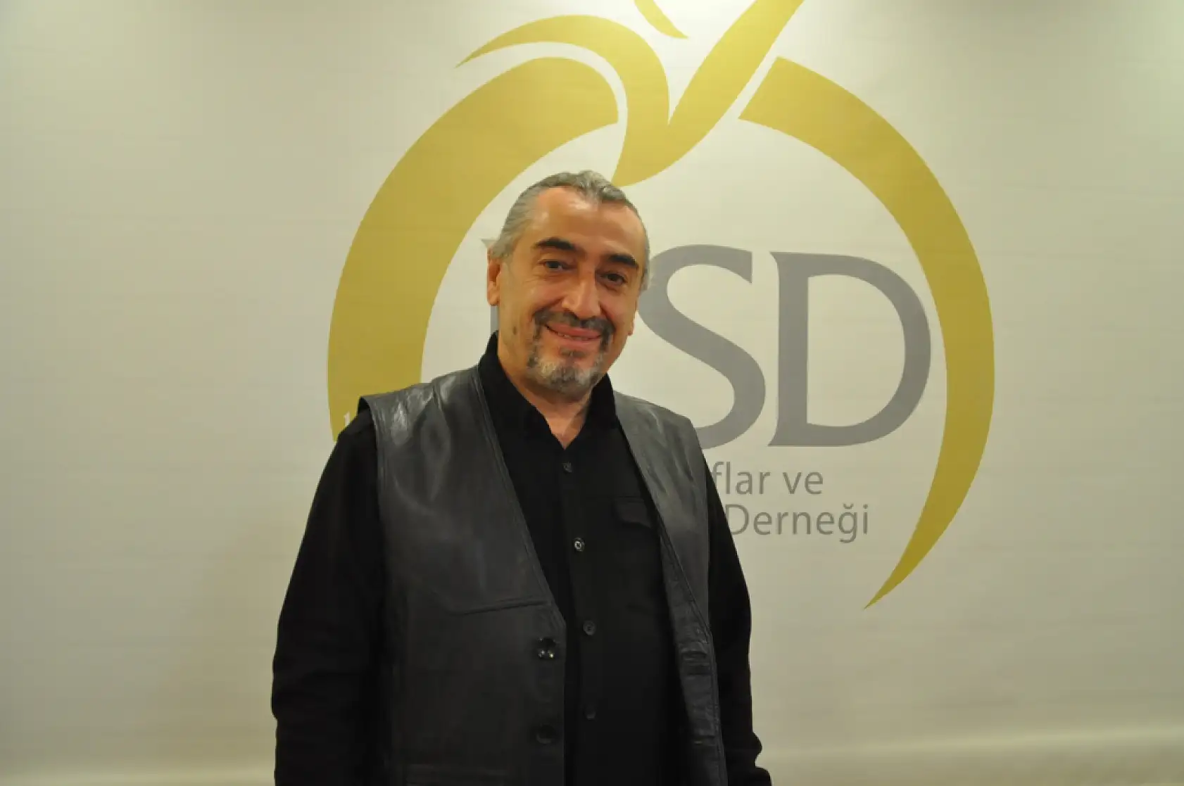 Altın sürekli neden yükselip düşüyor? Konyalı başkan o noktaya işaret etti!