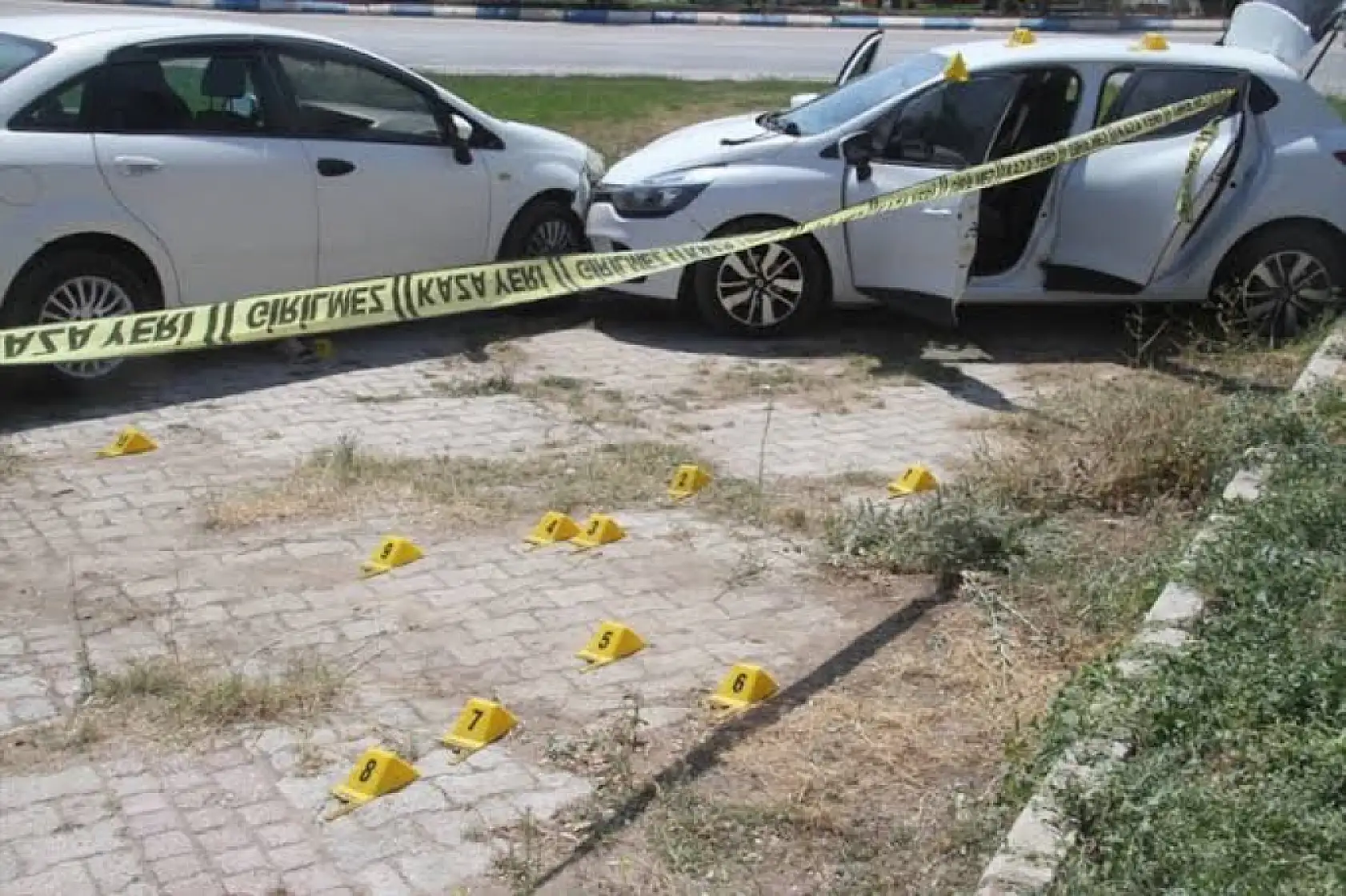 Vatandaşlar fark etti! Konya'da polis memuru araçta ölü bulundu