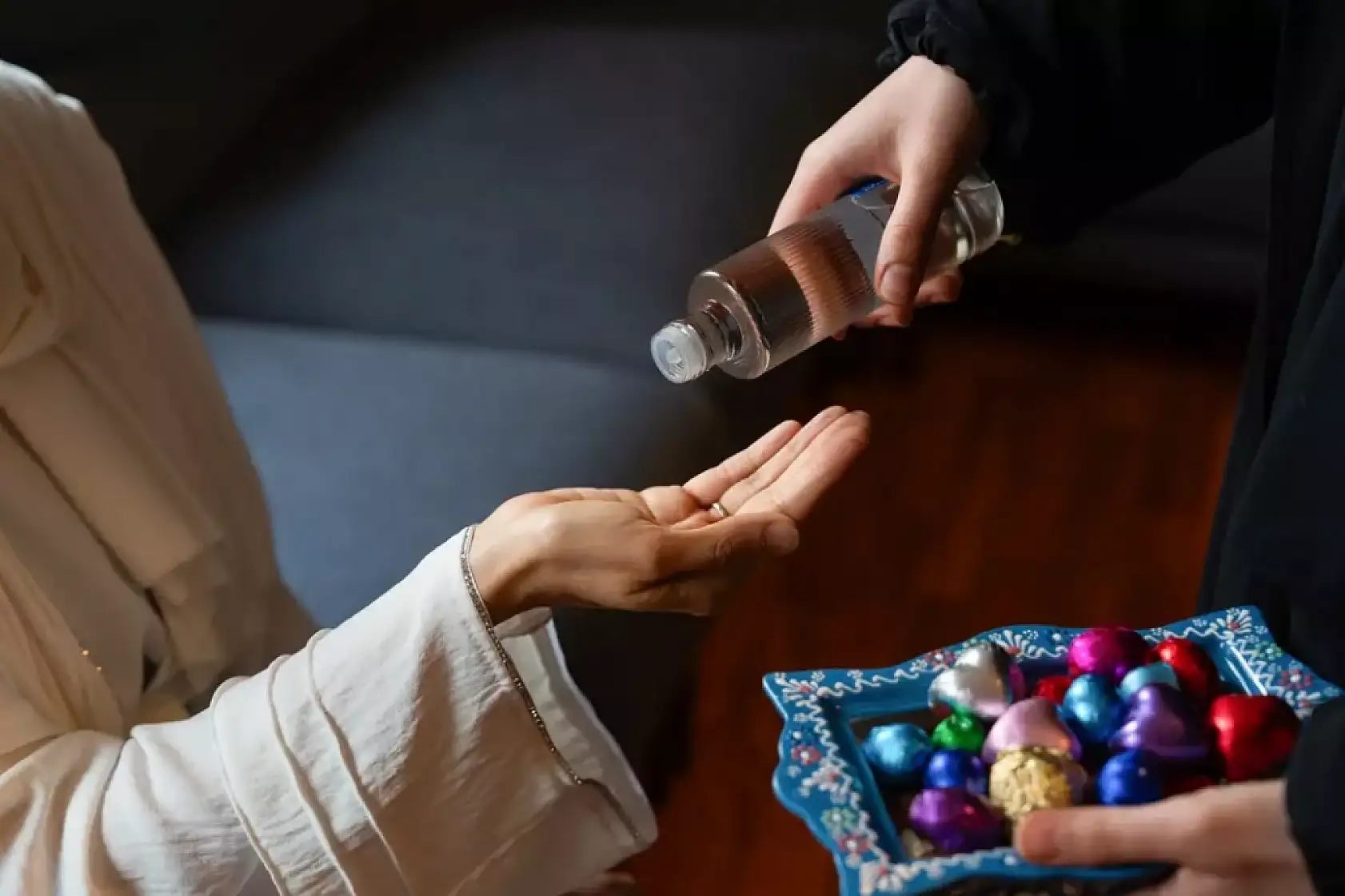 Arefe günü nereler açık, nereler kapalı? Banka, kargo ve eczaneler çalışıyor mu?