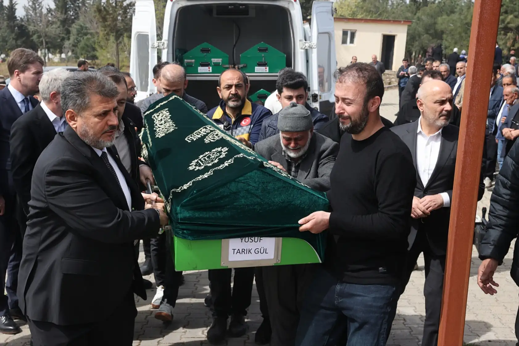 Türkiye öğrencilerini uğurluyor! 11 yaşındaki yavrulara son veda!