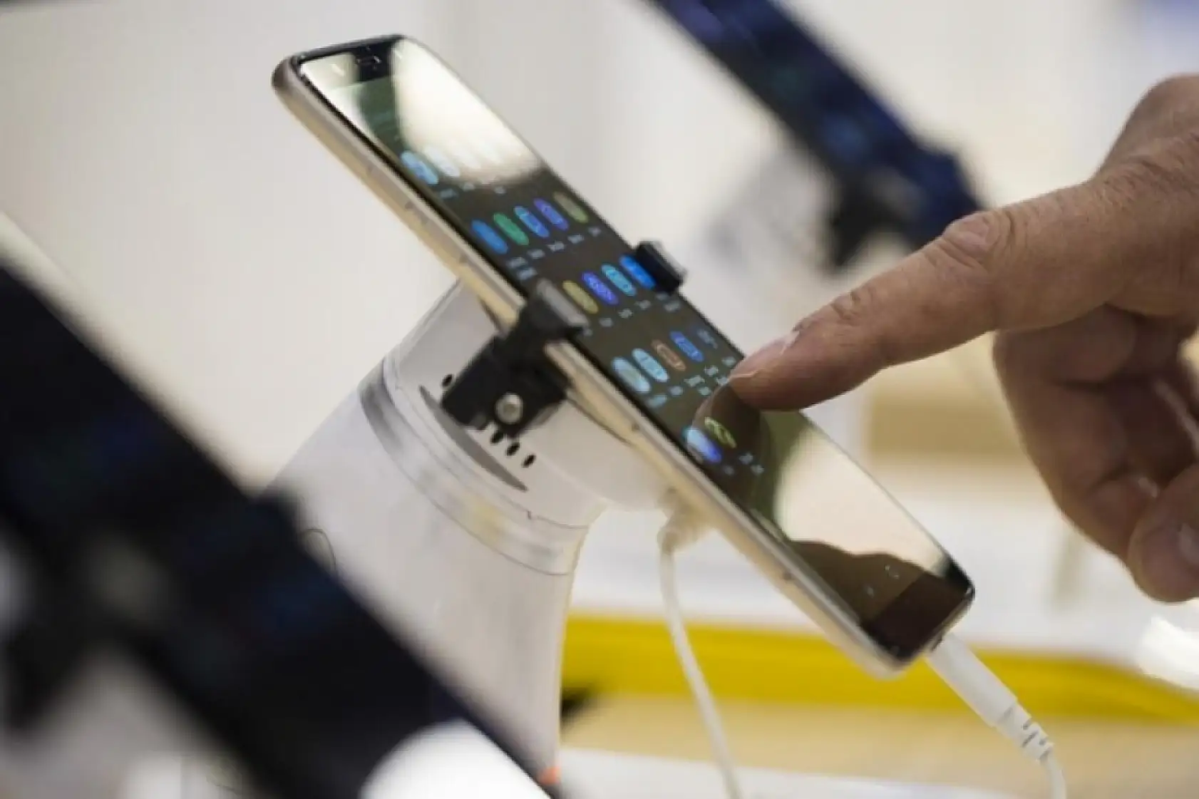 Telefon alacaklar dikkat! Dev zam için tarih verildi!