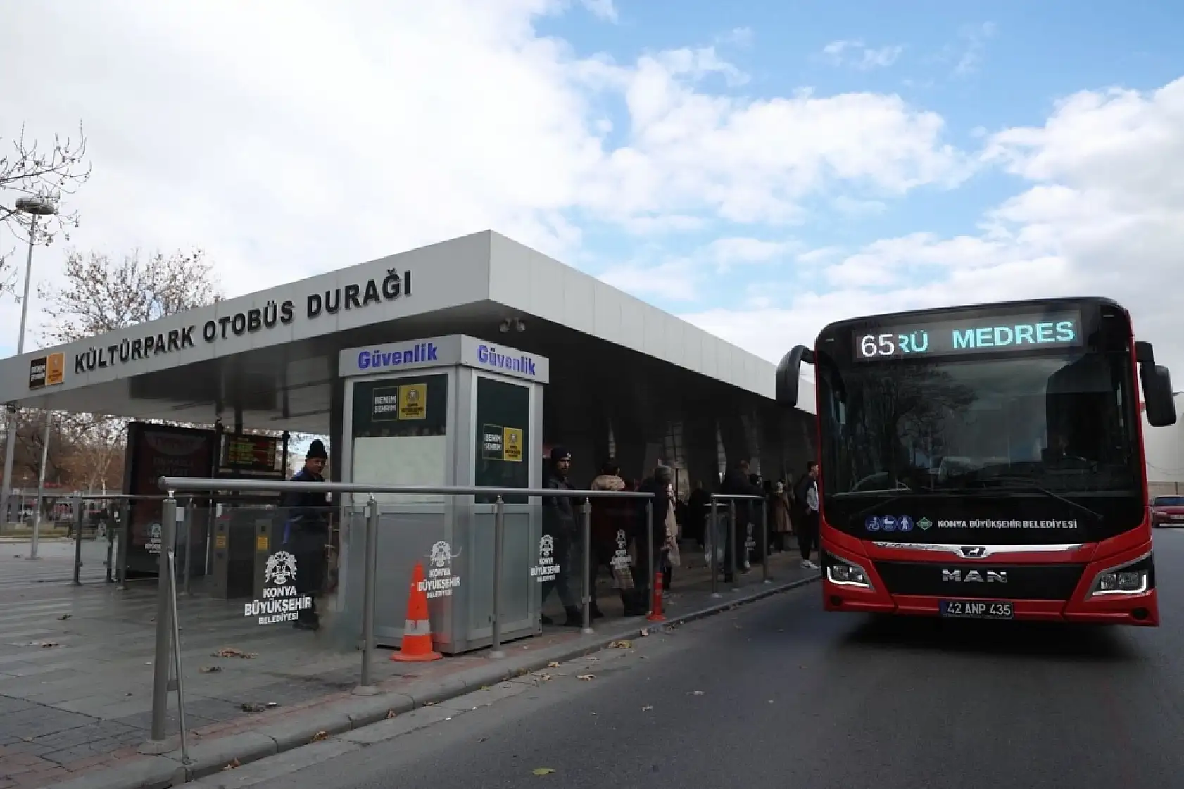 Konya'da otobüs seferlerine tramvay ayarı: Ulaşımda aktarma kolaylaşacak!