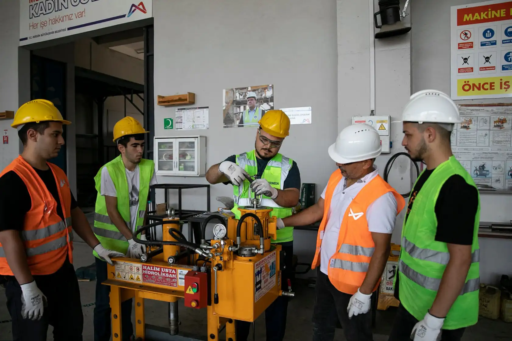 Gençlere müjde: Konya'da 343 kişiye iş imkanı! İşte kontenjanlar...