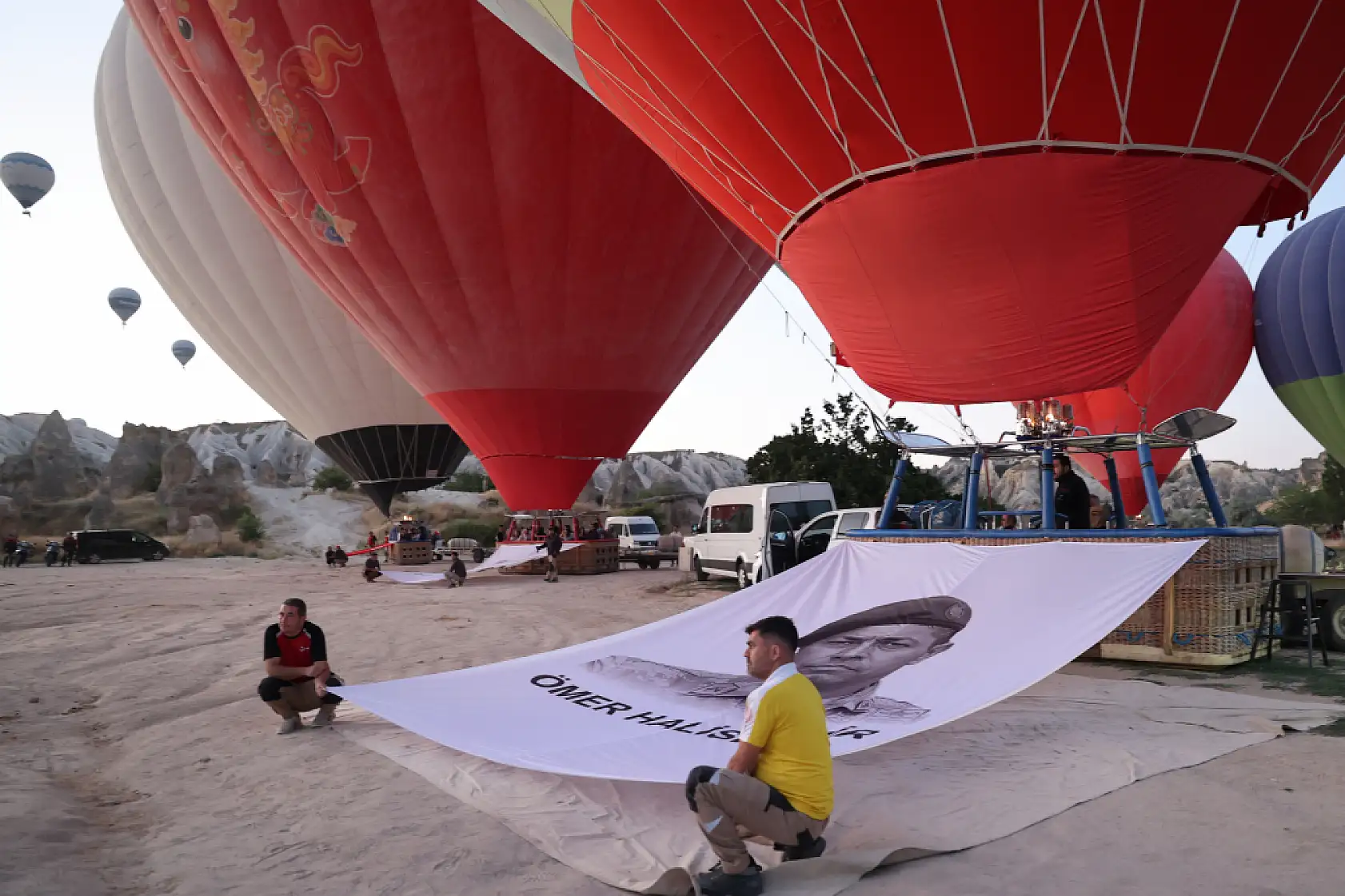 Kapadokya'da balonlar 15 Temmuz'un anısına Türk bayraklarıyla donatıldı!