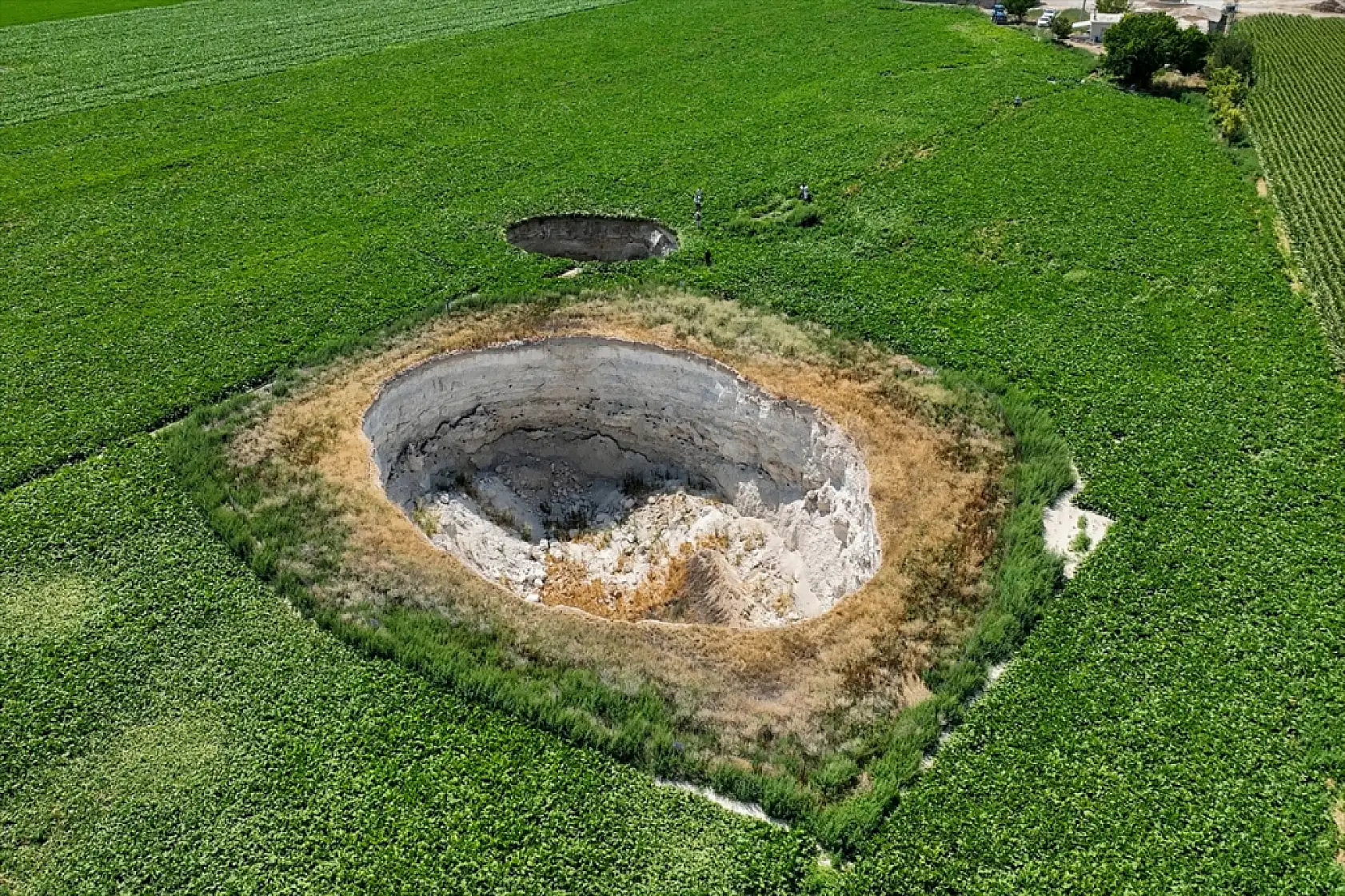 Konya'yı dev yarıklar sardı: AFAD 741 obruk kaydetti, o ilçe delik deşik...