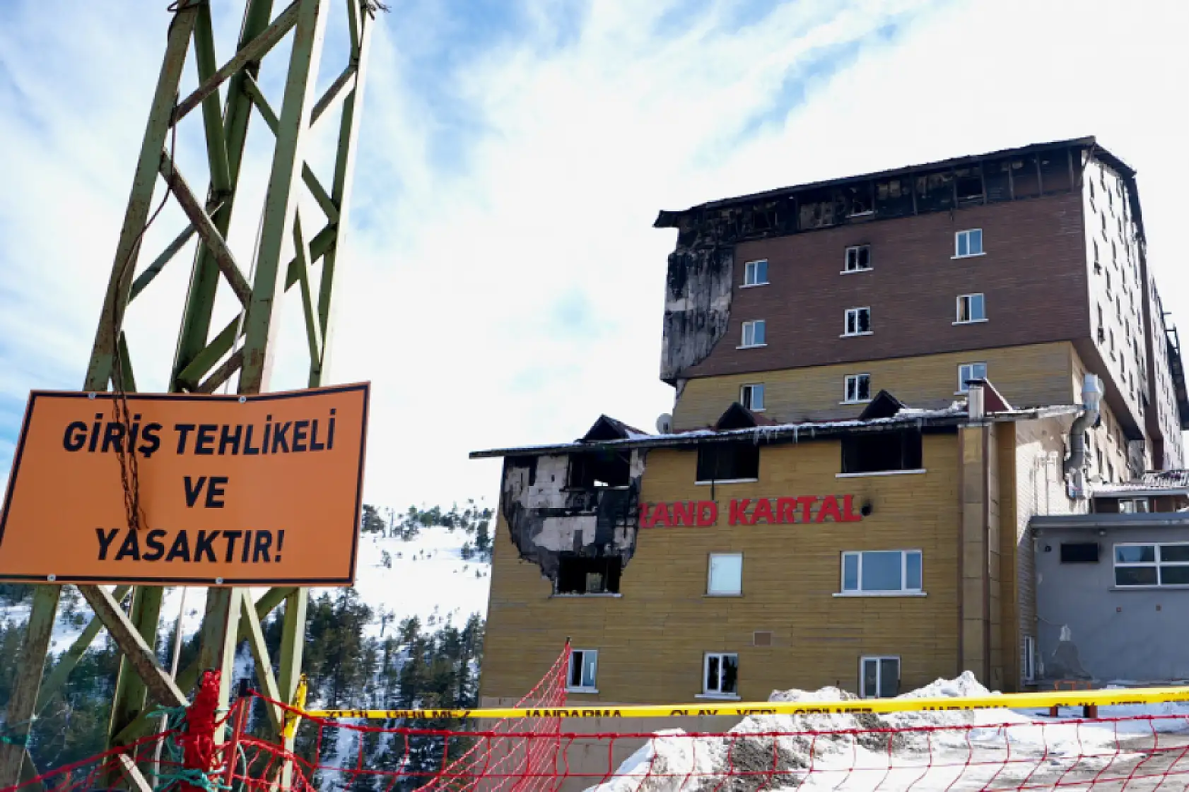 Grand Kartal faciasının üzerinden bir yıl geçti! 78 hikaye yarım kaldı!