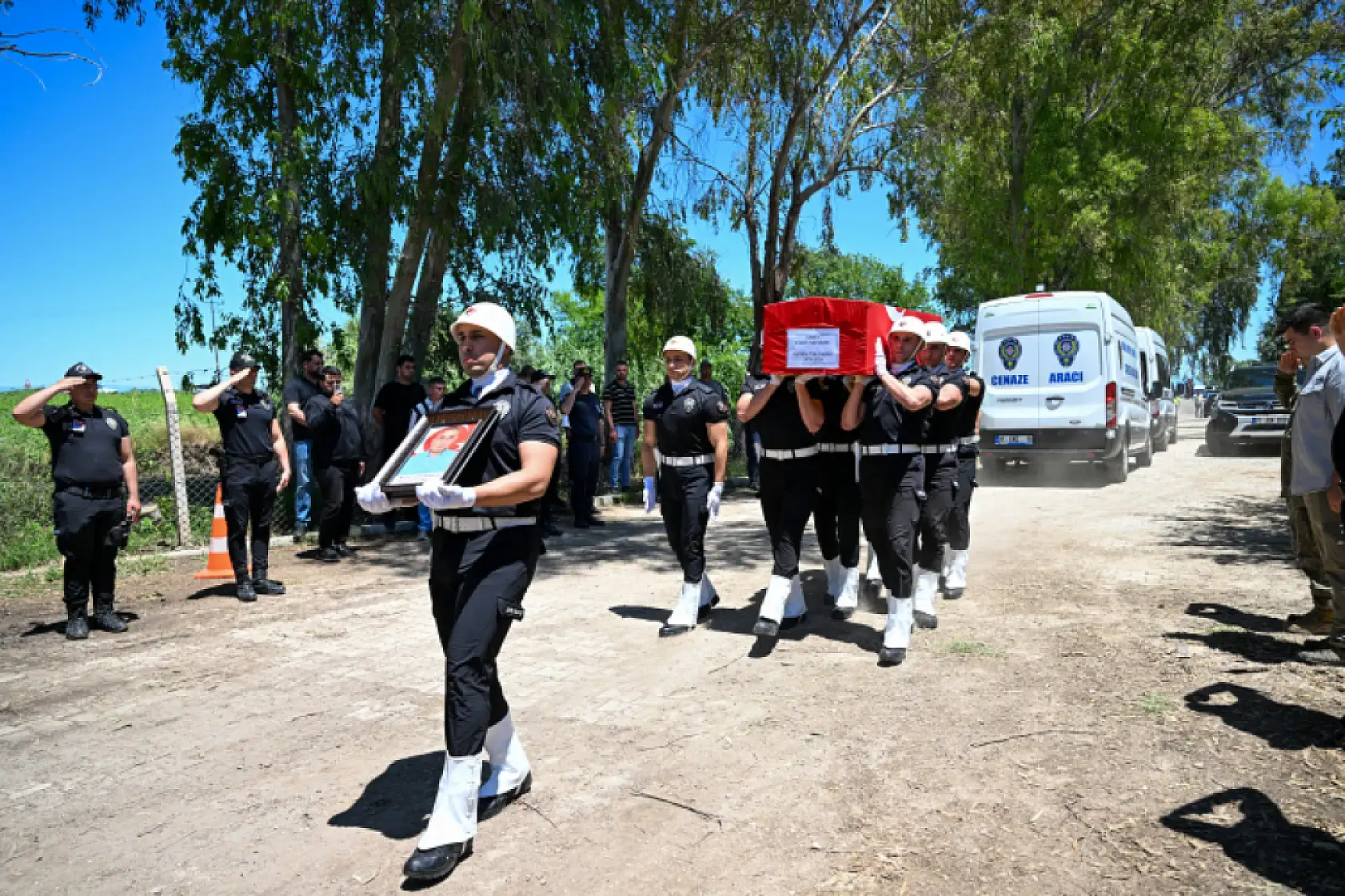 Şehit Polis Memuru Adana'da toprağa verildi
