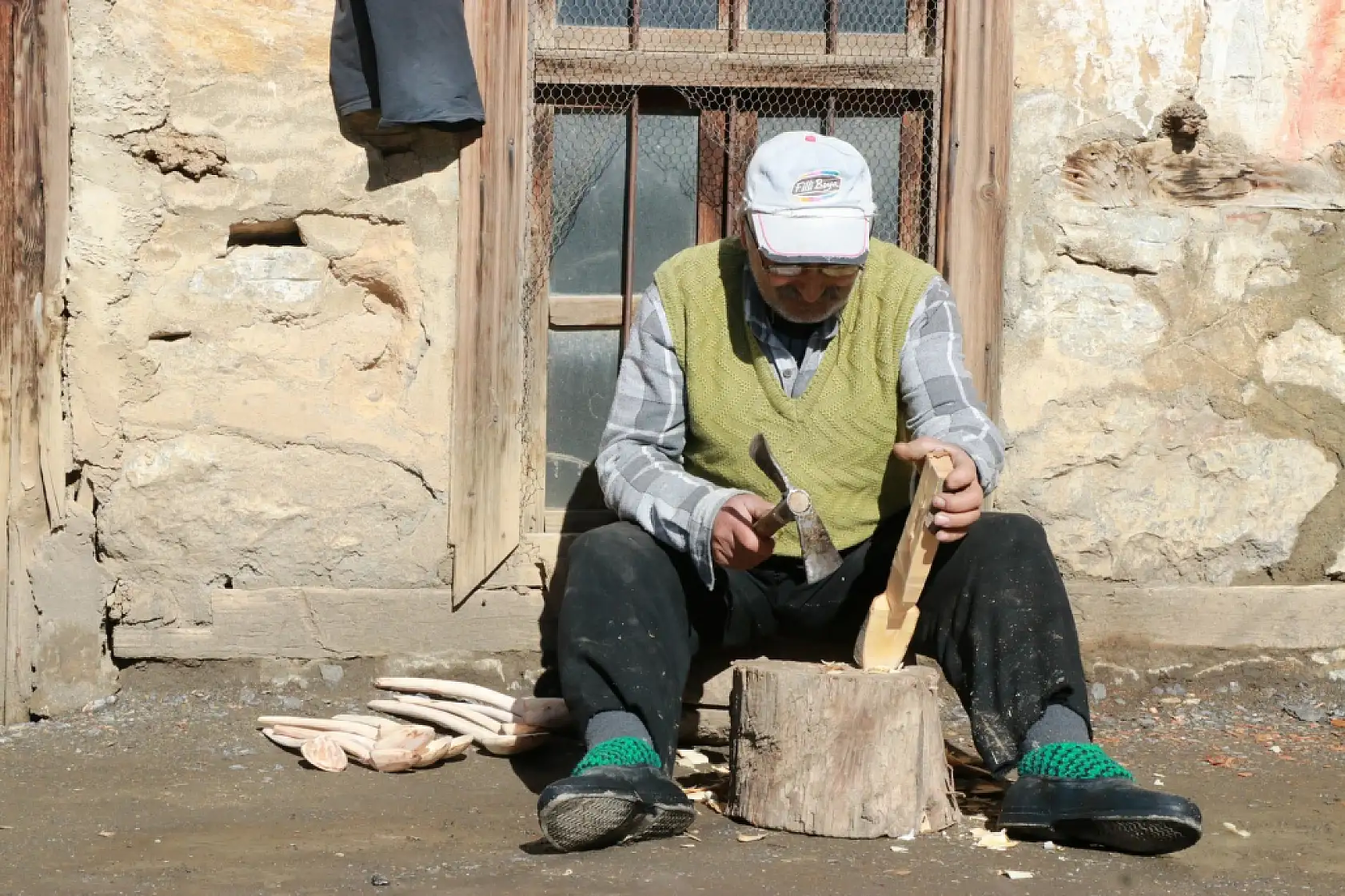 Konya'nın yarım asırlık kaşık ustası: Ata mirasını sabırla yontuyor!