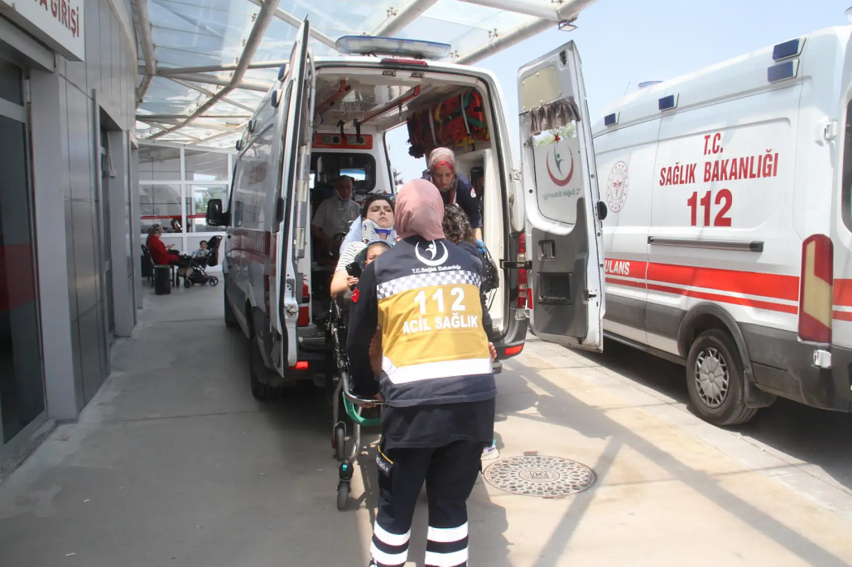 Konya'da yürekleri ağza getiren kaza! Otomobil şarampole yuvarlandı: 5 yaralı