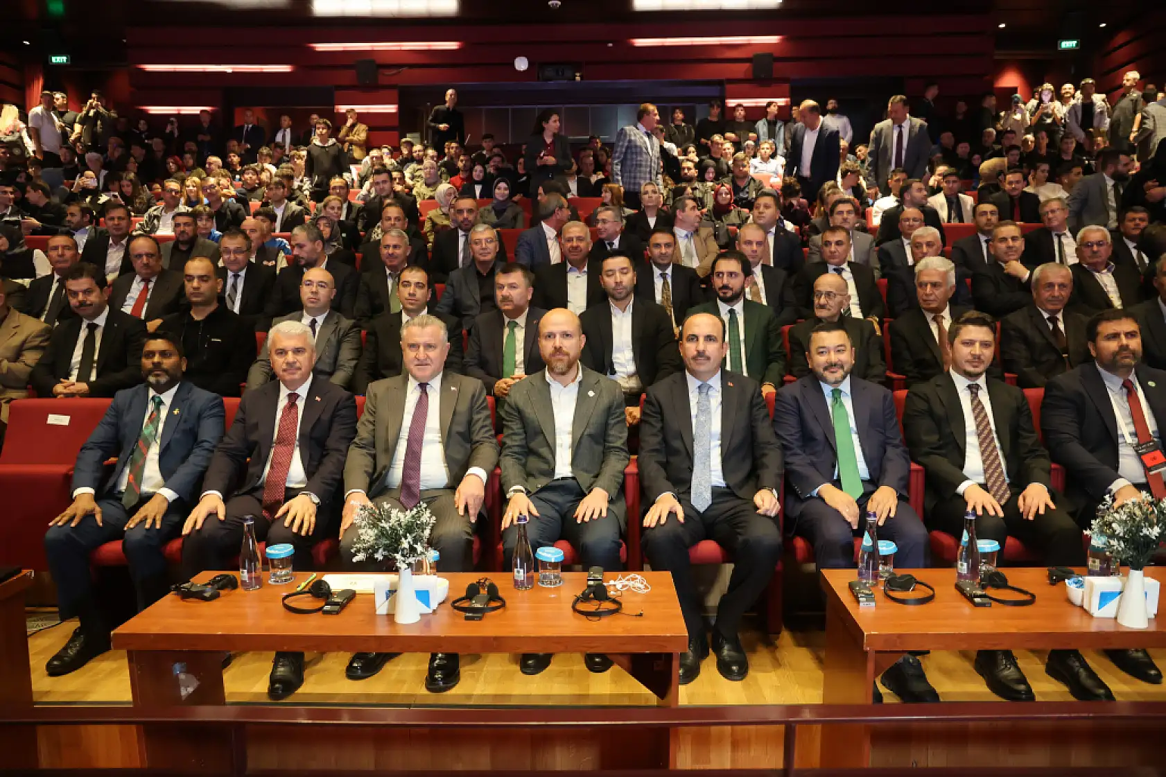 Gençlik ve Spor Bakanı Bak Konya'dan seslendi: 'Bizim evimiz sizin evinizdir'