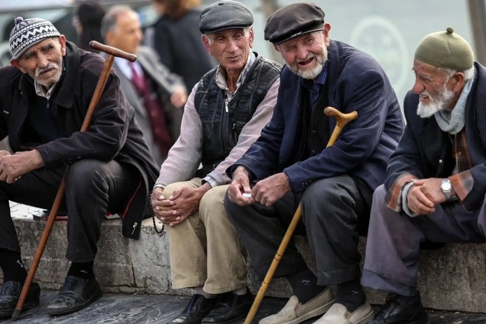 Emekli maaş promosyon kampanyaları güncellendi! Bankalar kesenin ağzını açtı