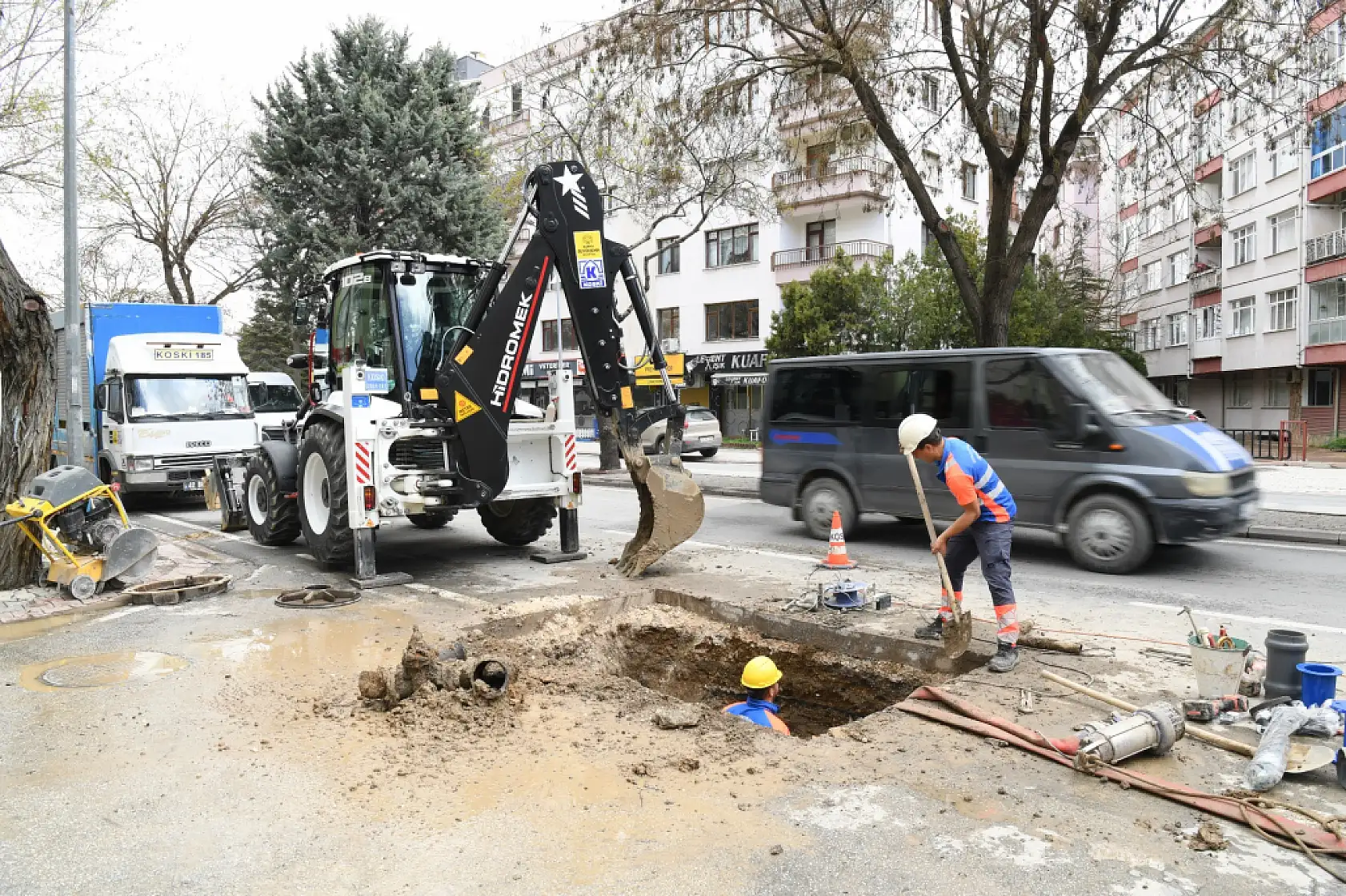 KOSKİ'den dev çalışma: Konya'da 14 vana yenilendi, kesinti riski azaldı!