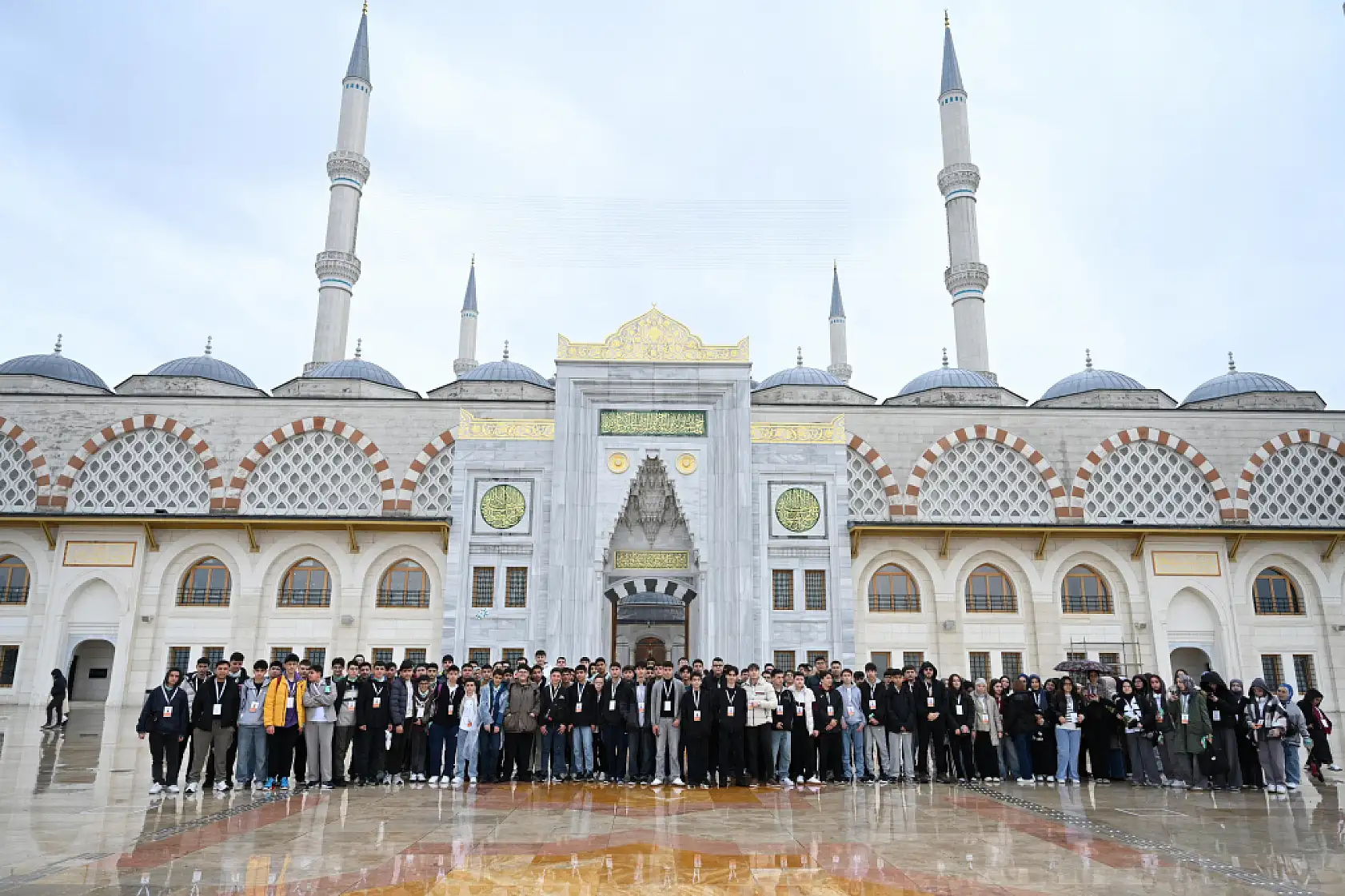 Konya'dan İstanbul gezisine katılan gençler müjde! Büyük ödüllerin verileceği yarışma duyuruldu