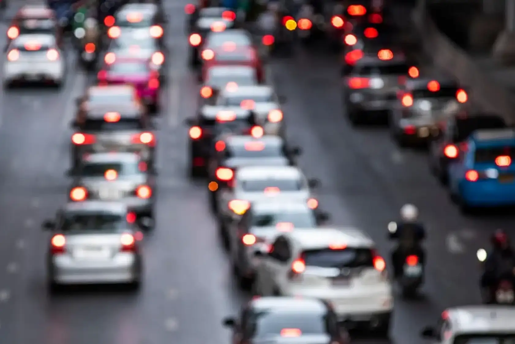 Sürücüler farkında bile değil: Trafikte bunları yapanın ehliyeti gidecek, cüzdanı boşalacak!