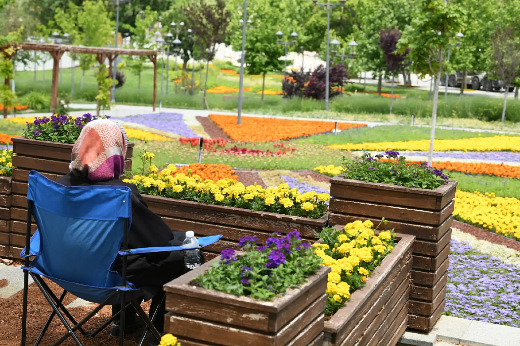 Konya'ya bahar dokunuşu: 1 milyon 800 bin çiçek şehri süsledi!