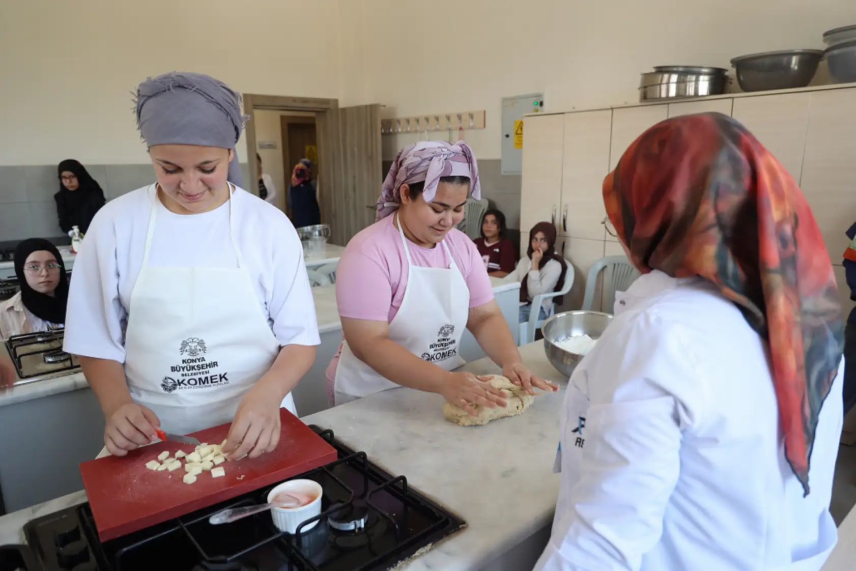 Konya'da yaz tatili sıkıcı geçmeyecek! Genç KOMEK kapılarını açtı